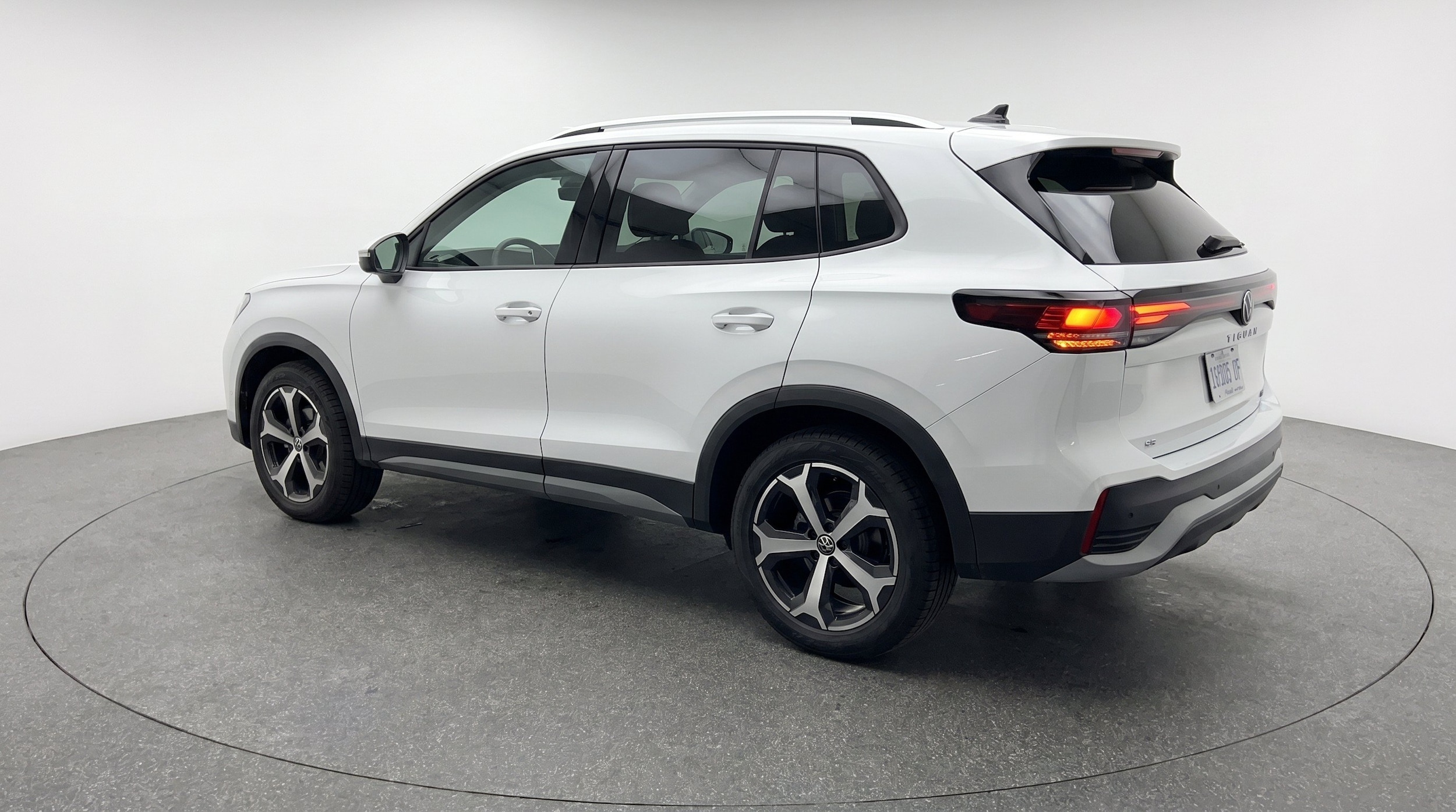 Thumbnail: 2026 Volkswagen Tiguan - 6
