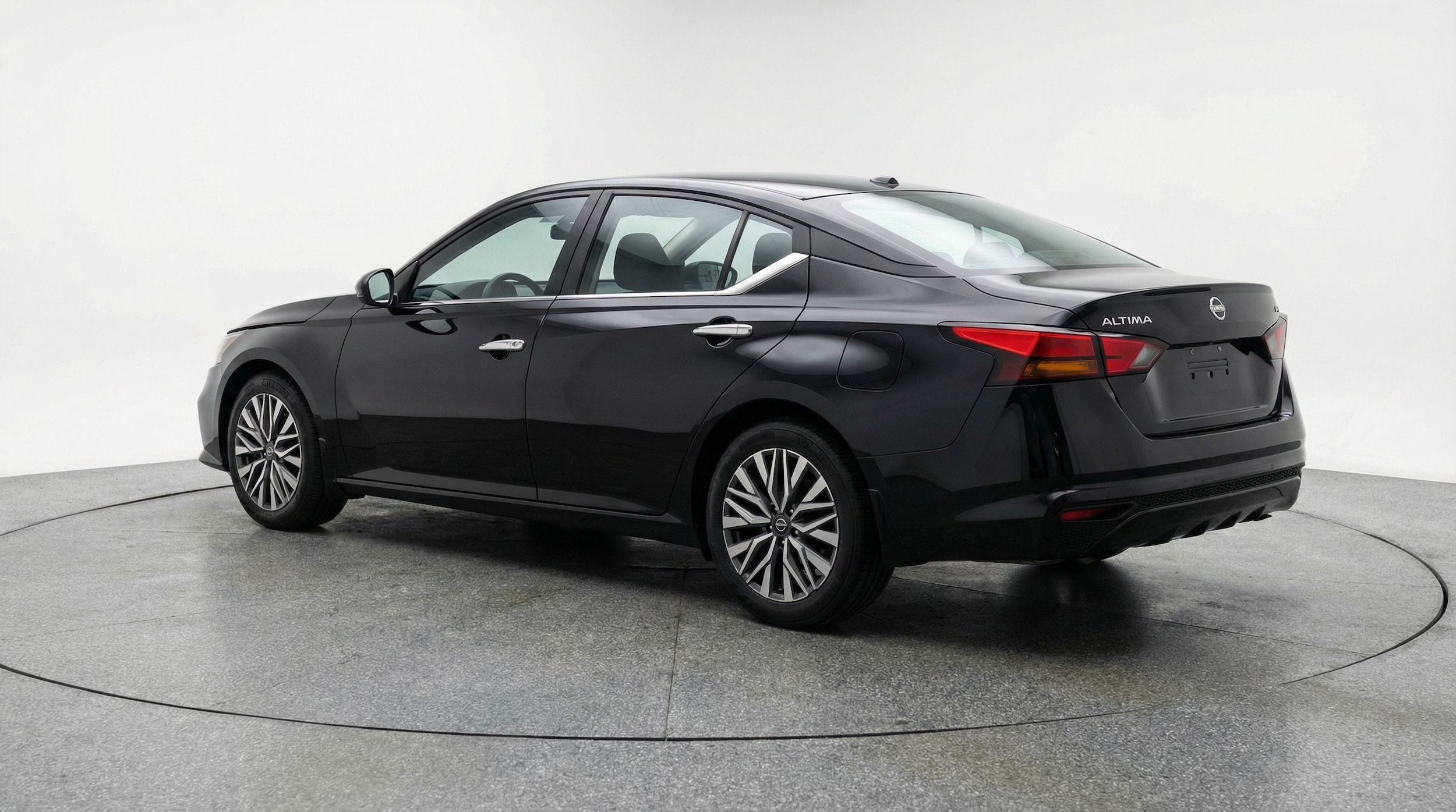 Thumbnail: 2025 Nissan Altima - 5