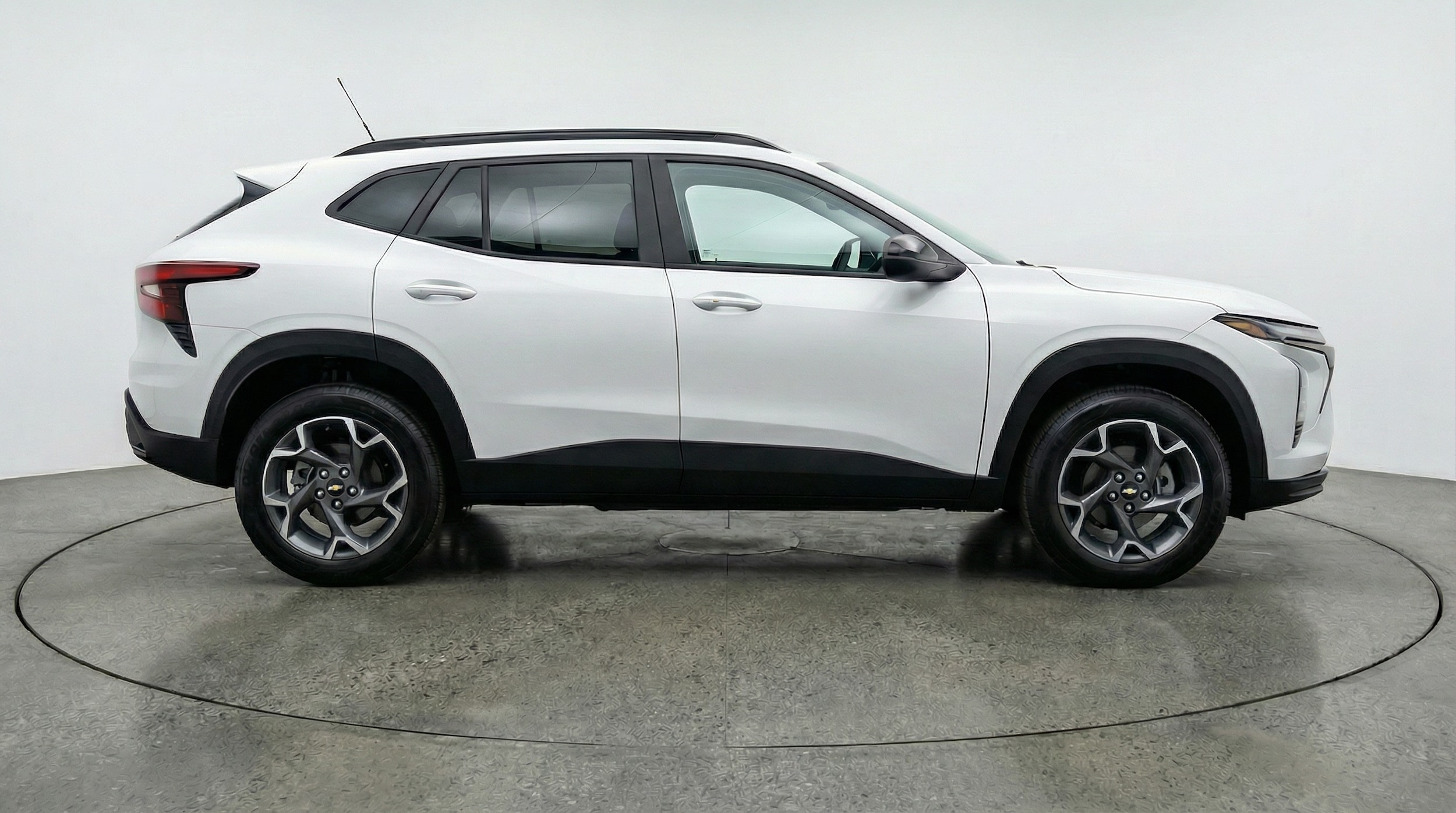 Thumbnail: 2025 Chevrolet Trax - 8