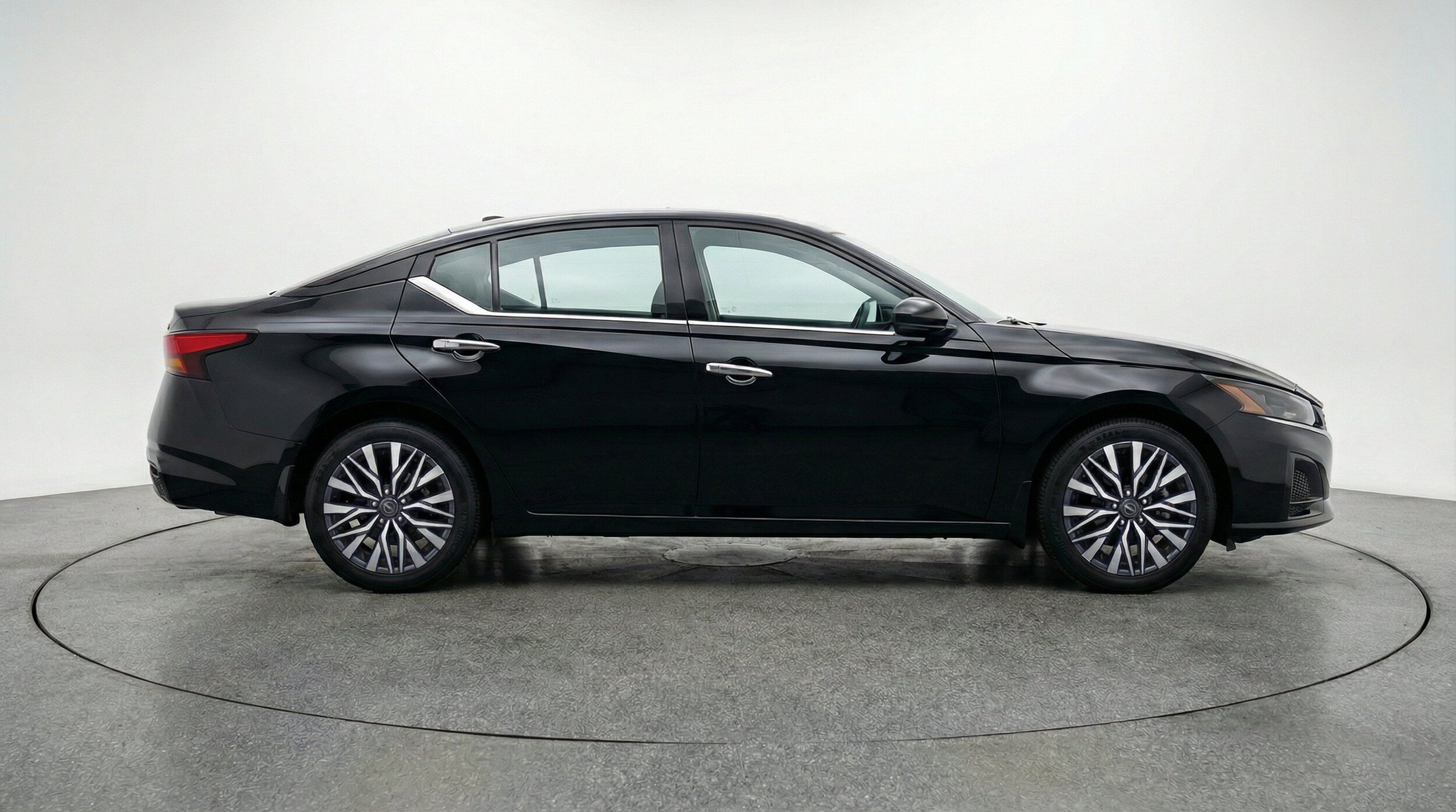 Thumbnail: 2025 Nissan Altima - 11
