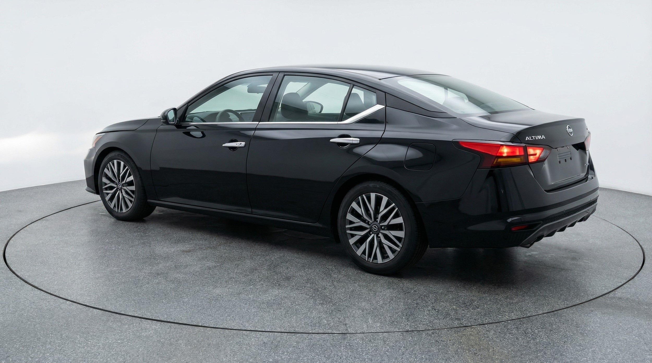 Thumbnail: 2025 Nissan Altima - 5