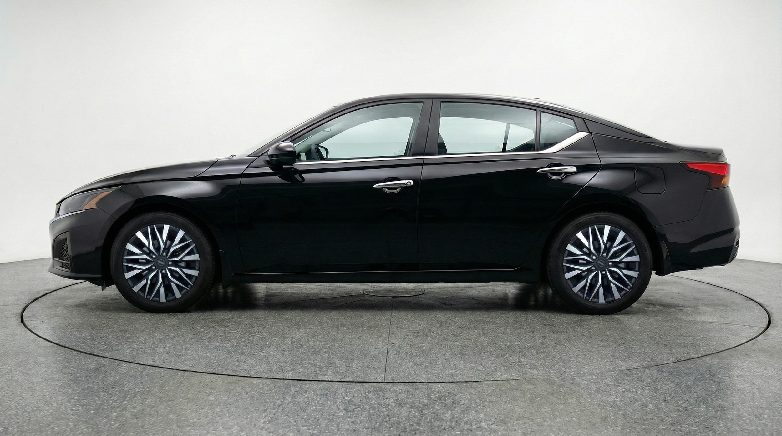 Thumbnail: 2025 Nissan Altima - 4