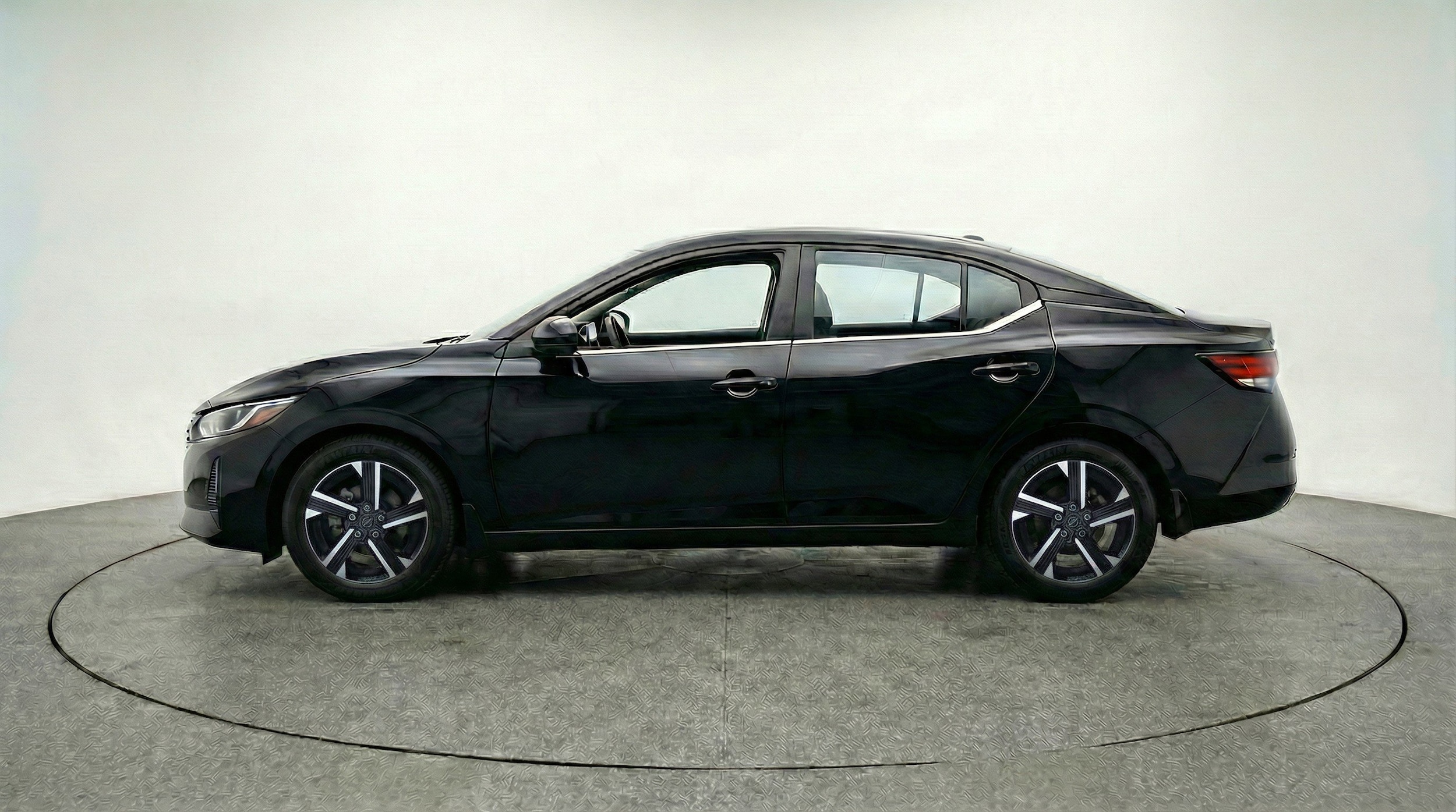 Thumbnail: 2025 Nissan Sentra - 5