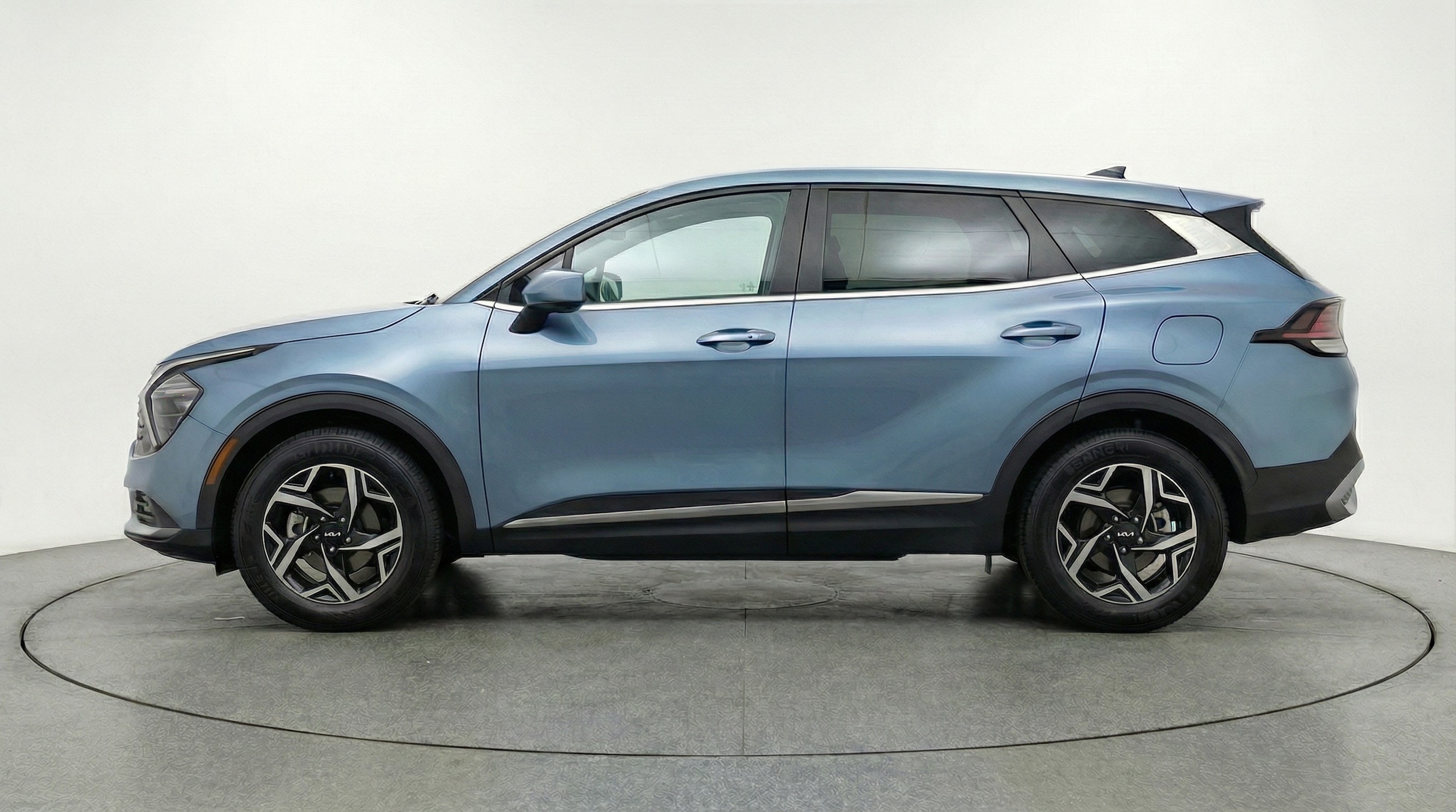 Thumbnail: 2025 Kia Sportage - 4