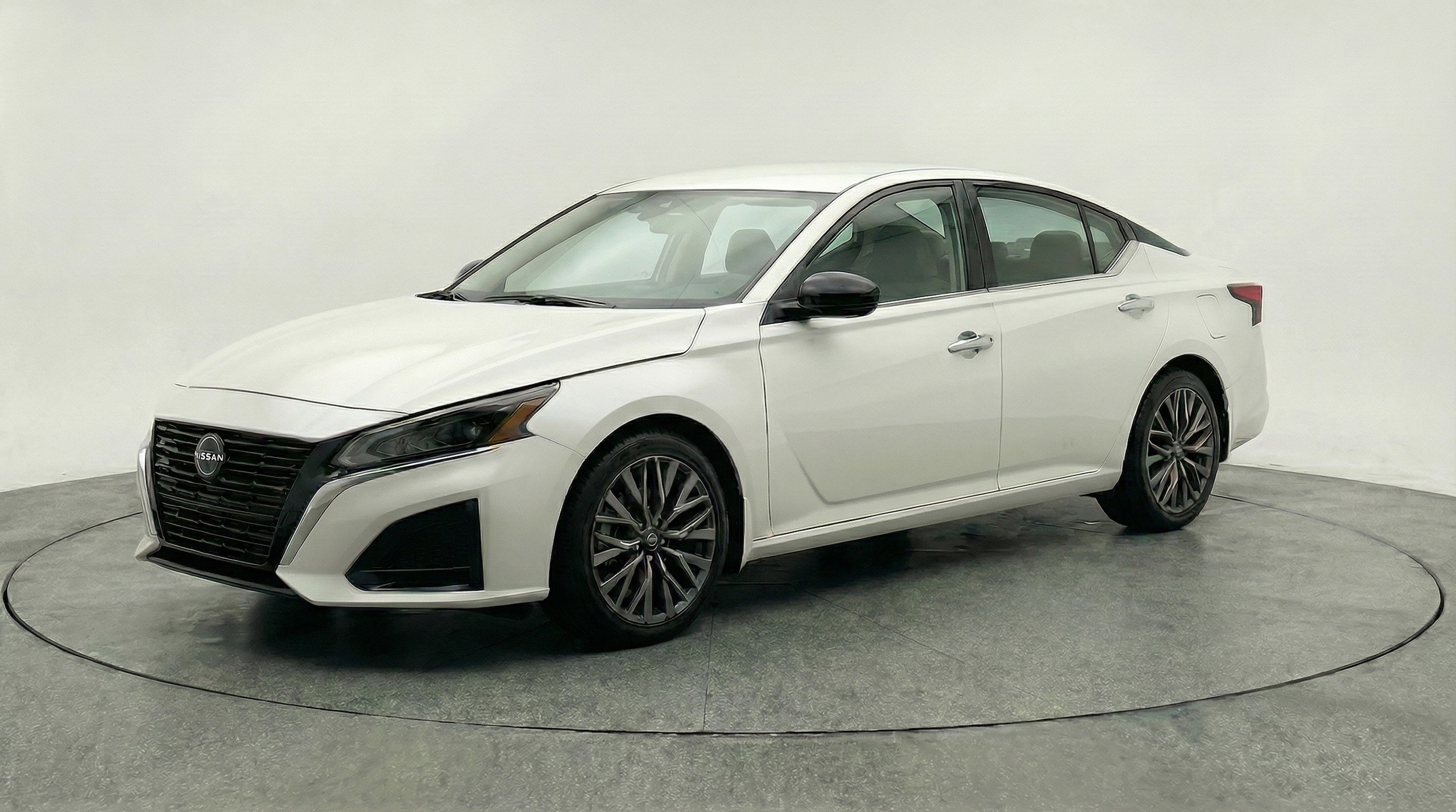 Thumbnail: 2025 Nissan Altima - 3