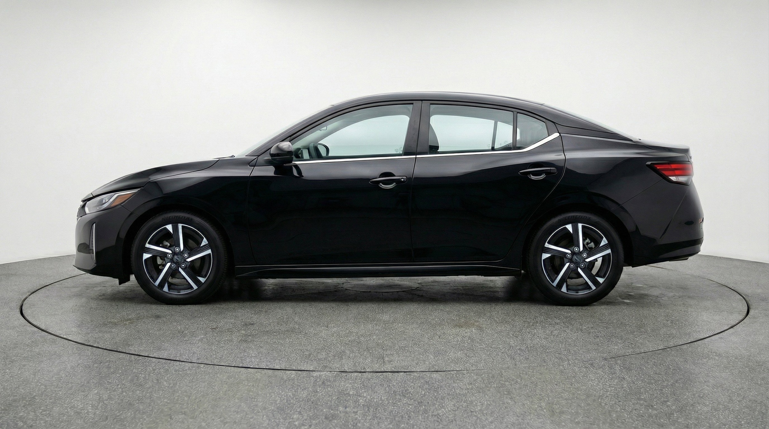 Thumbnail: 2025 Nissan Sentra - 5