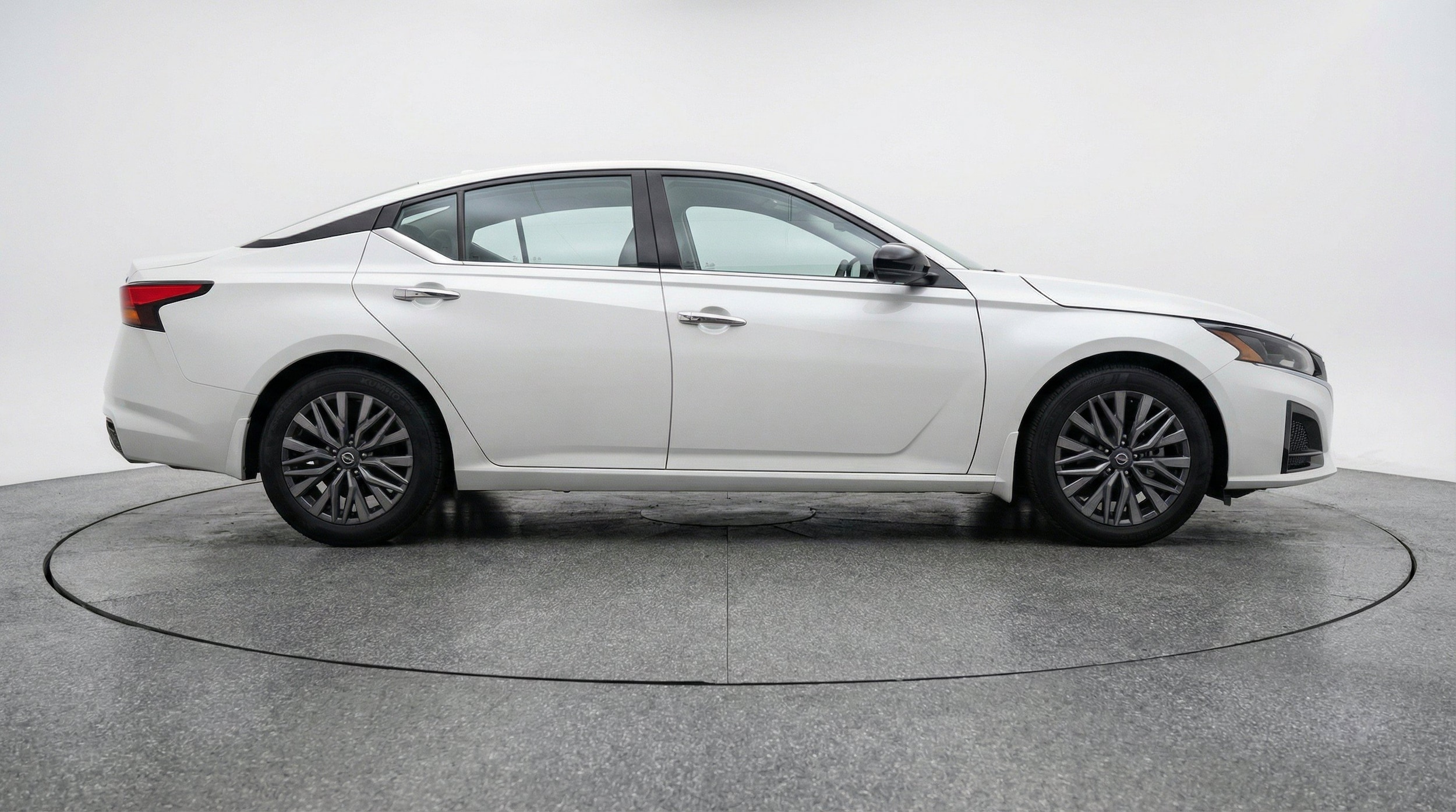 Thumbnail: 2025 Nissan Altima - 10