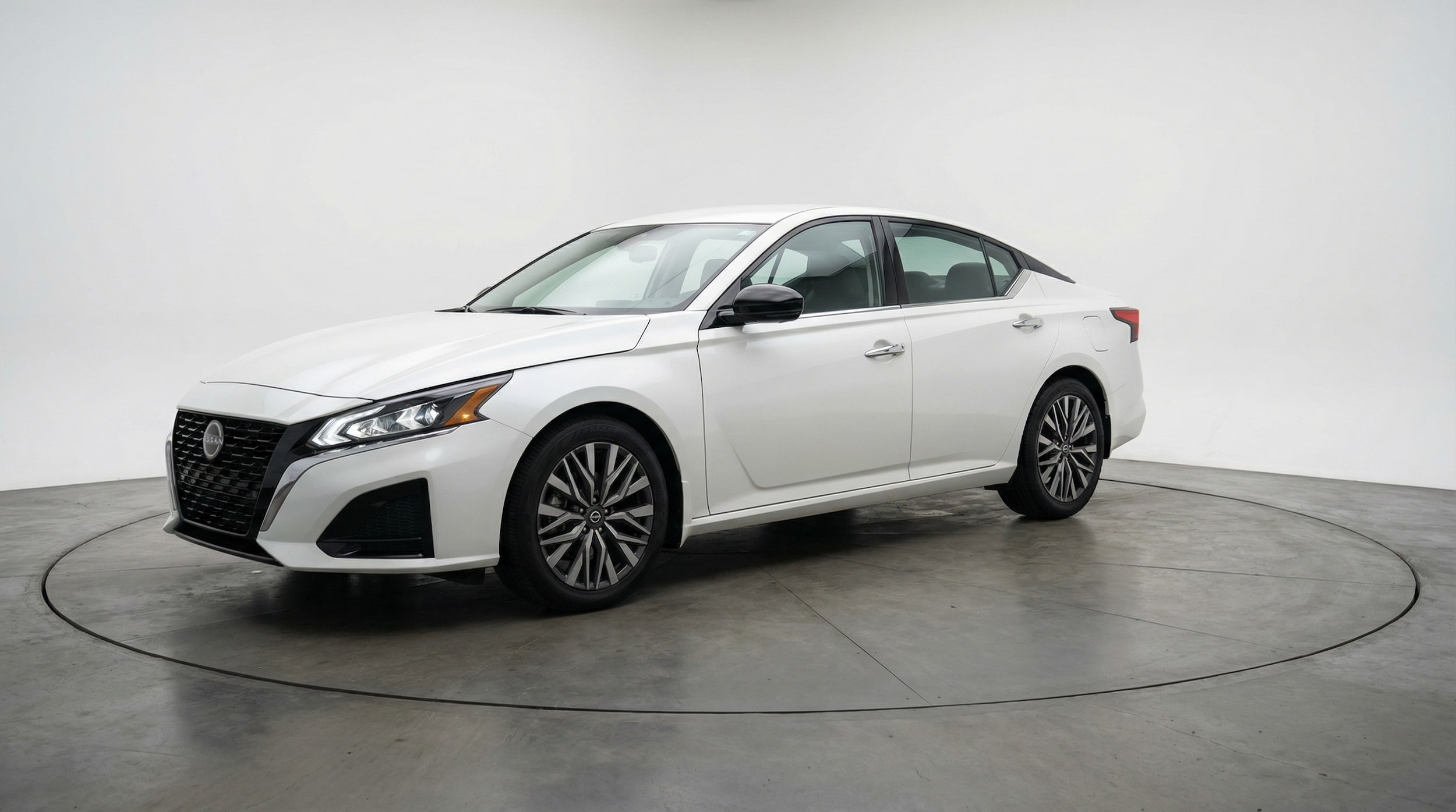 Thumbnail: 2025 Nissan Altima - 3