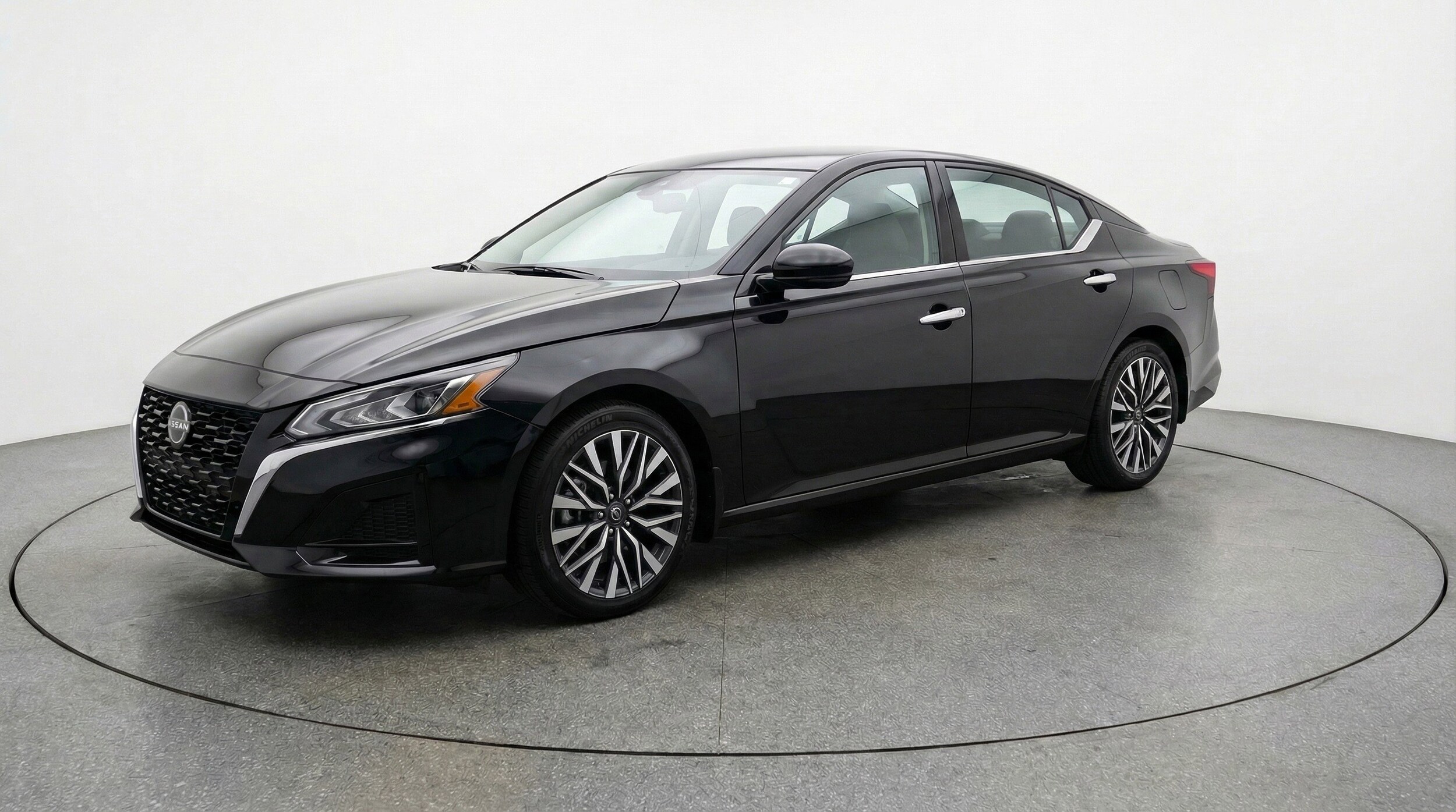 Thumbnail: 2025 Nissan Altima - 3