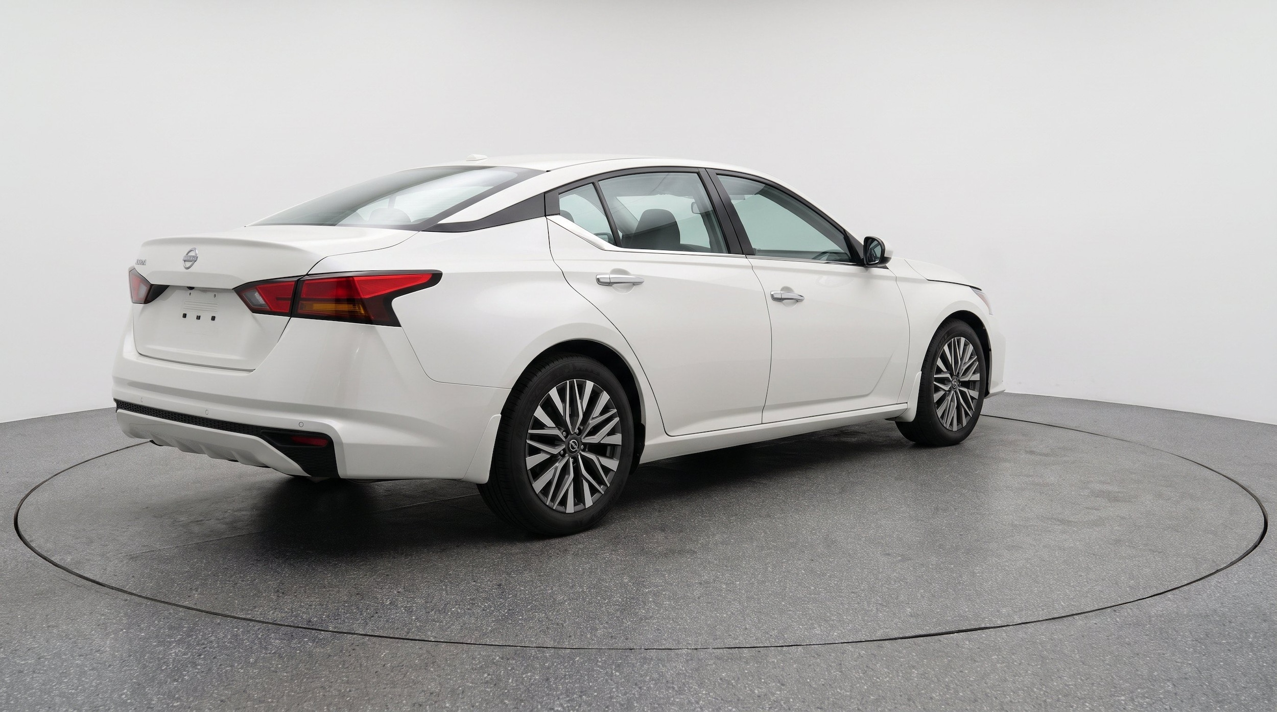 Thumbnail: 2025 Nissan Altima - 9