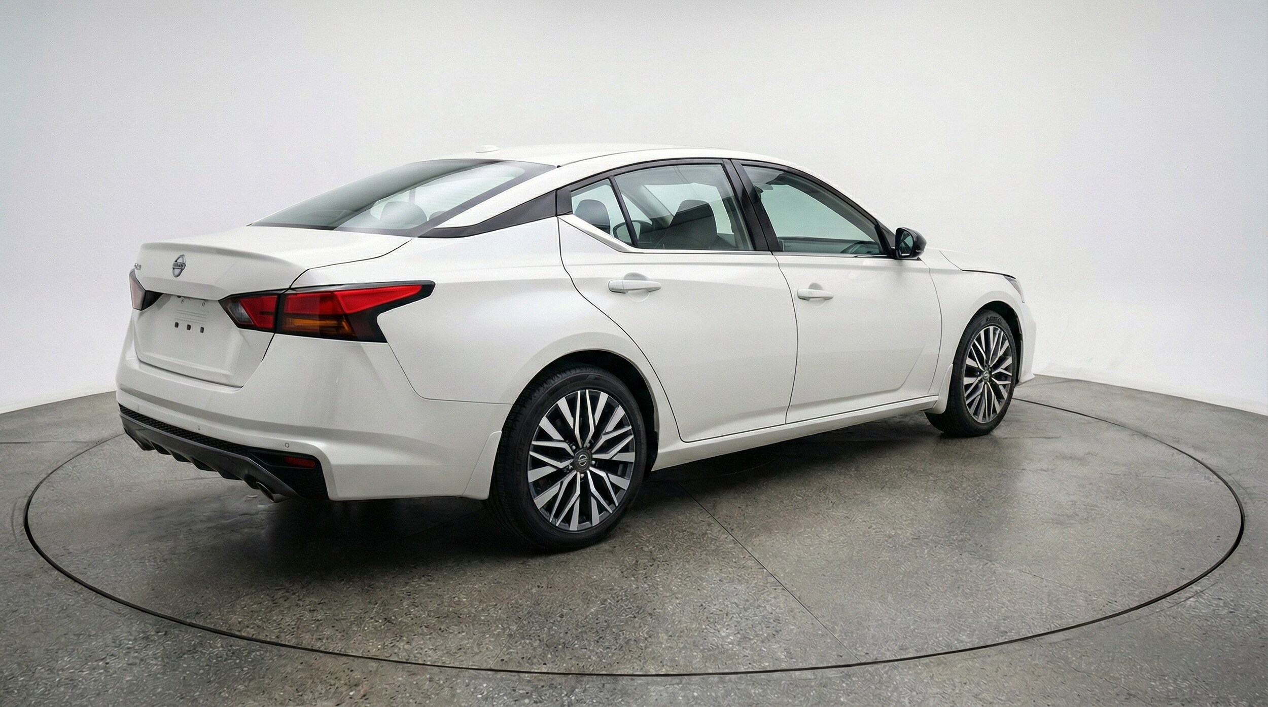 Thumbnail: 2025 Nissan Altima - 9