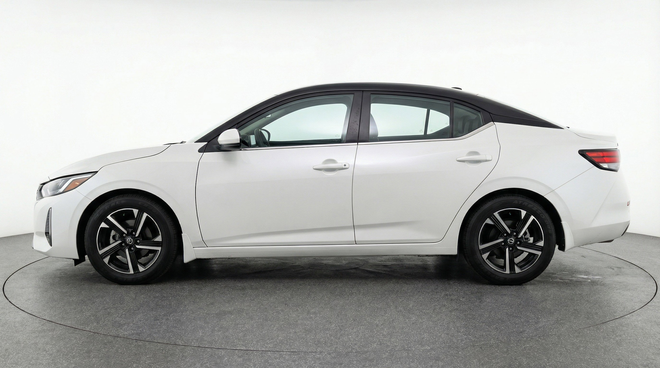 Thumbnail: 2025 Nissan Sentra - 5