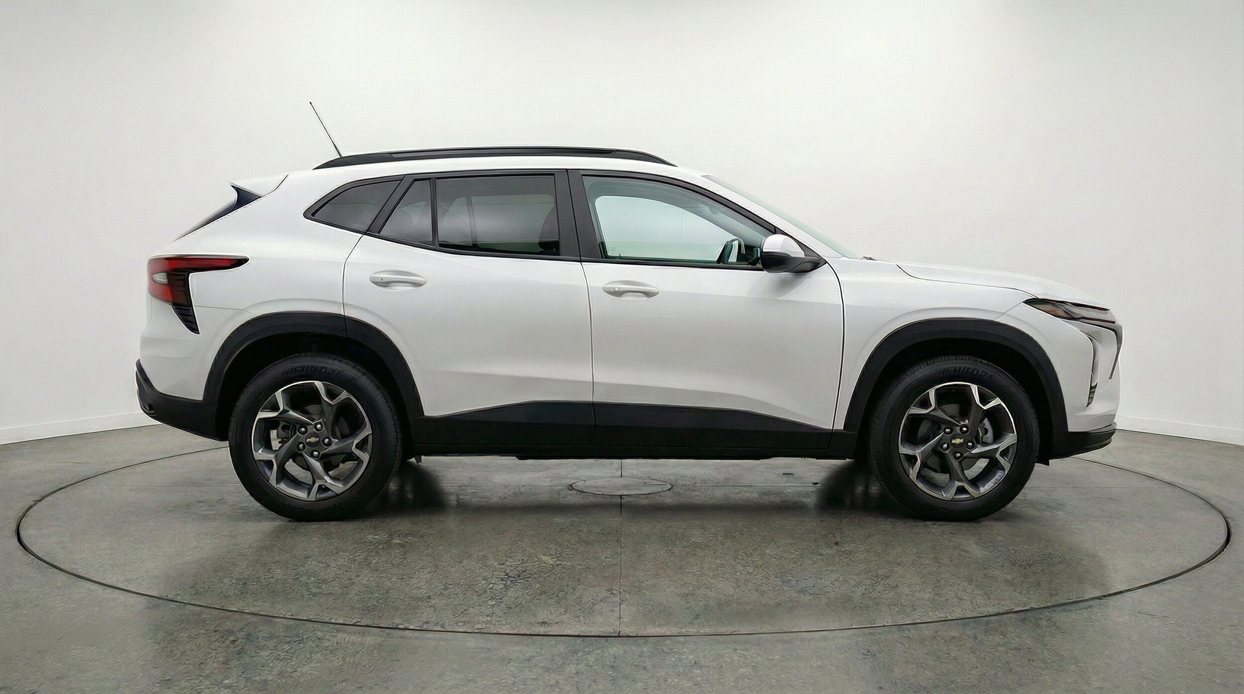 Thumbnail: 2025 Chevrolet Trax - 11
