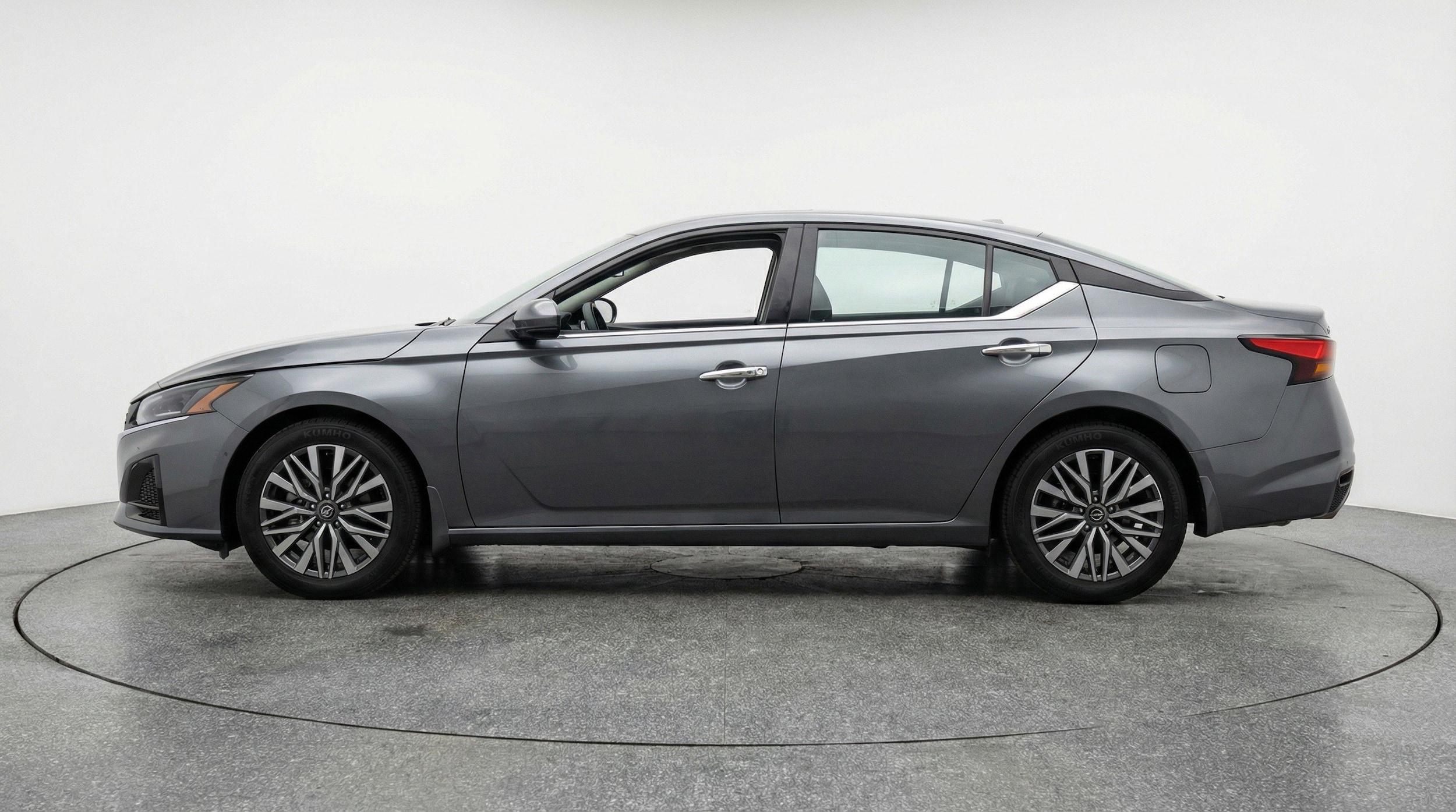 Thumbnail: 2025 Nissan Altima - 5