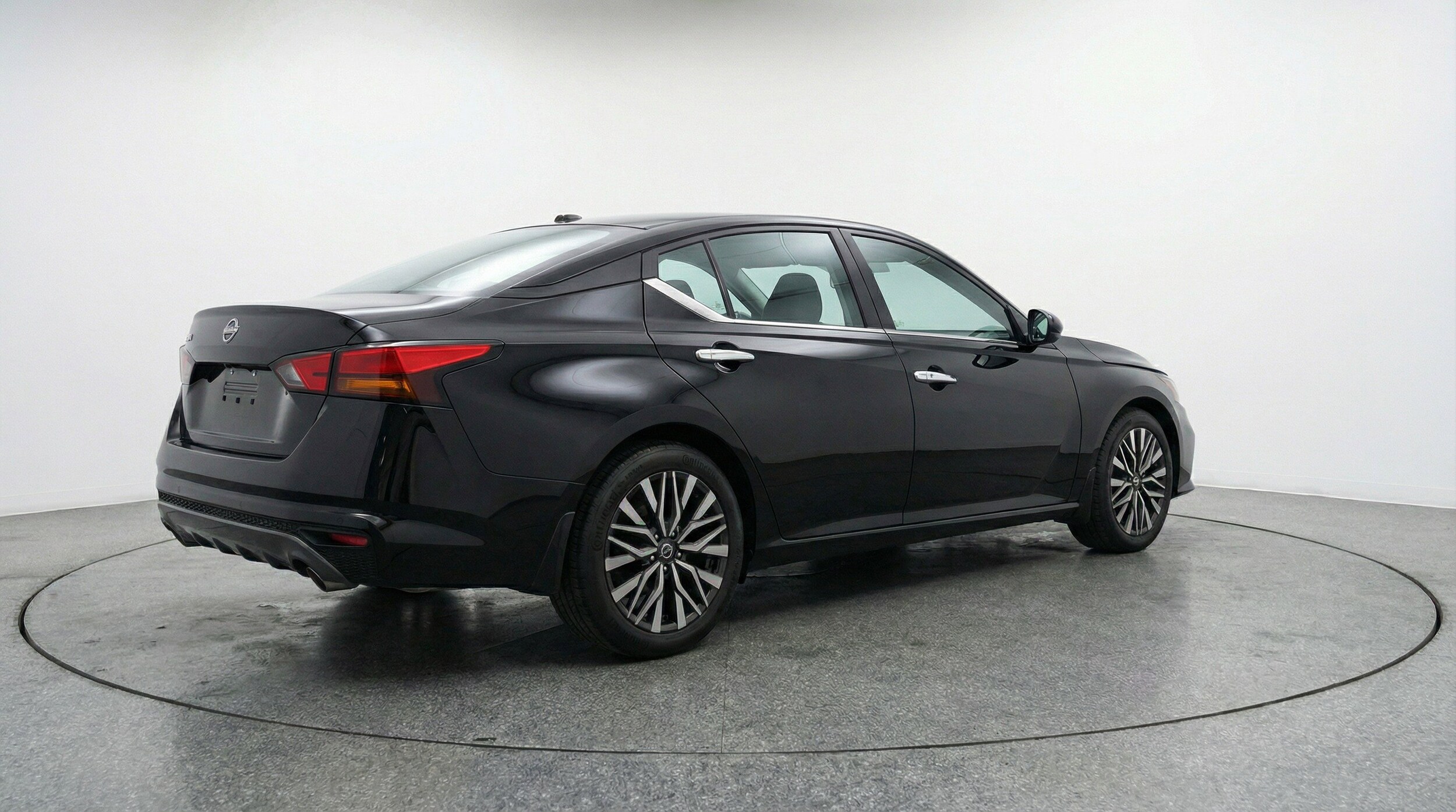 Thumbnail: 2025 Nissan Altima - 9