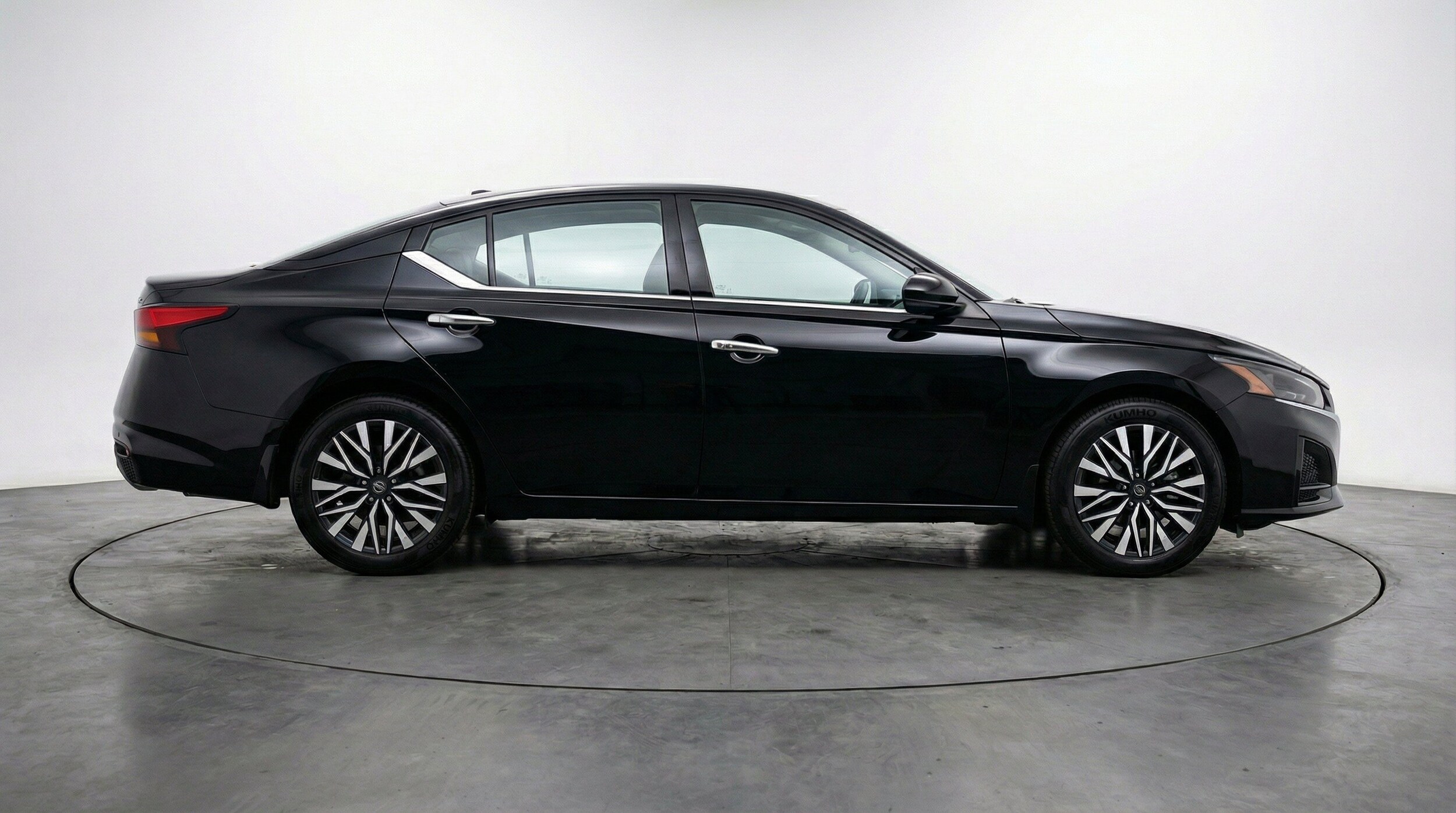 Thumbnail: 2025 Nissan Altima - 10