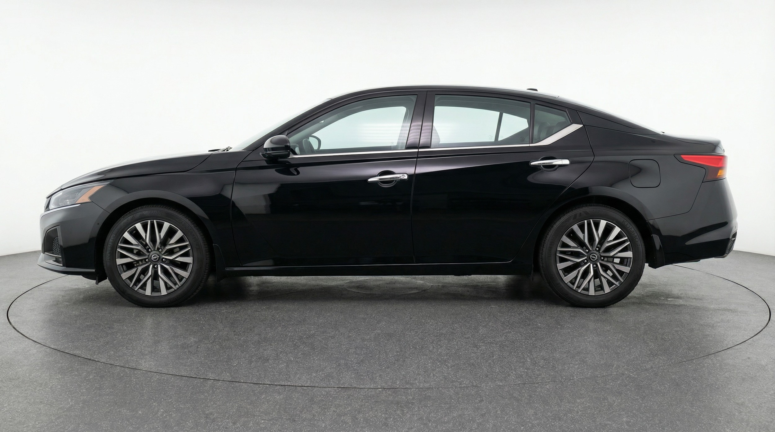 Thumbnail: 2025 Nissan Altima - 4