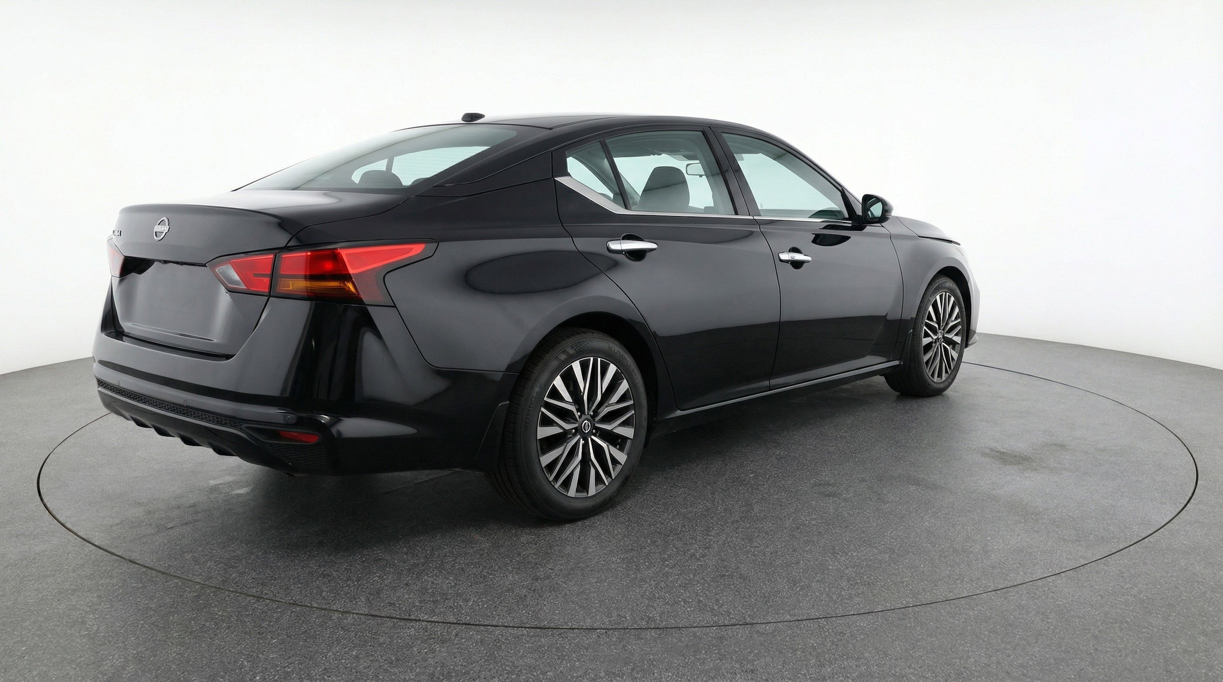 Thumbnail: 2025 Nissan Altima - 9