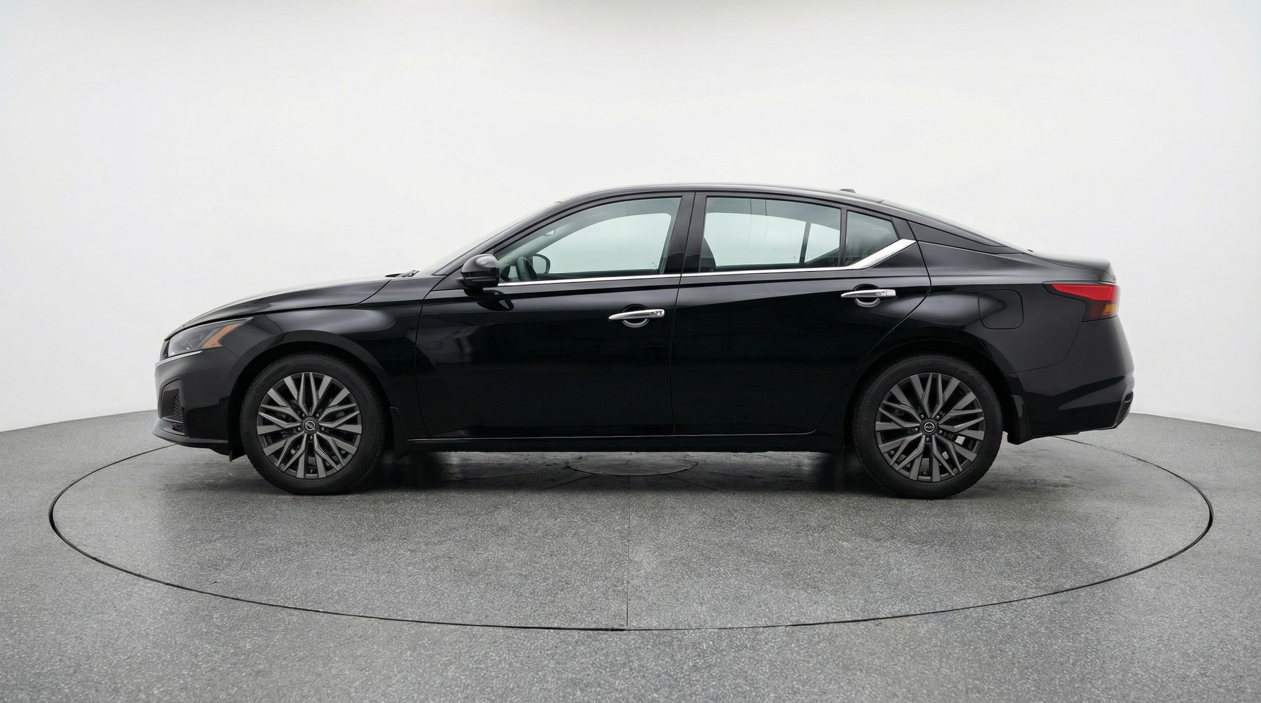 Thumbnail: 2025 Nissan Altima - 4