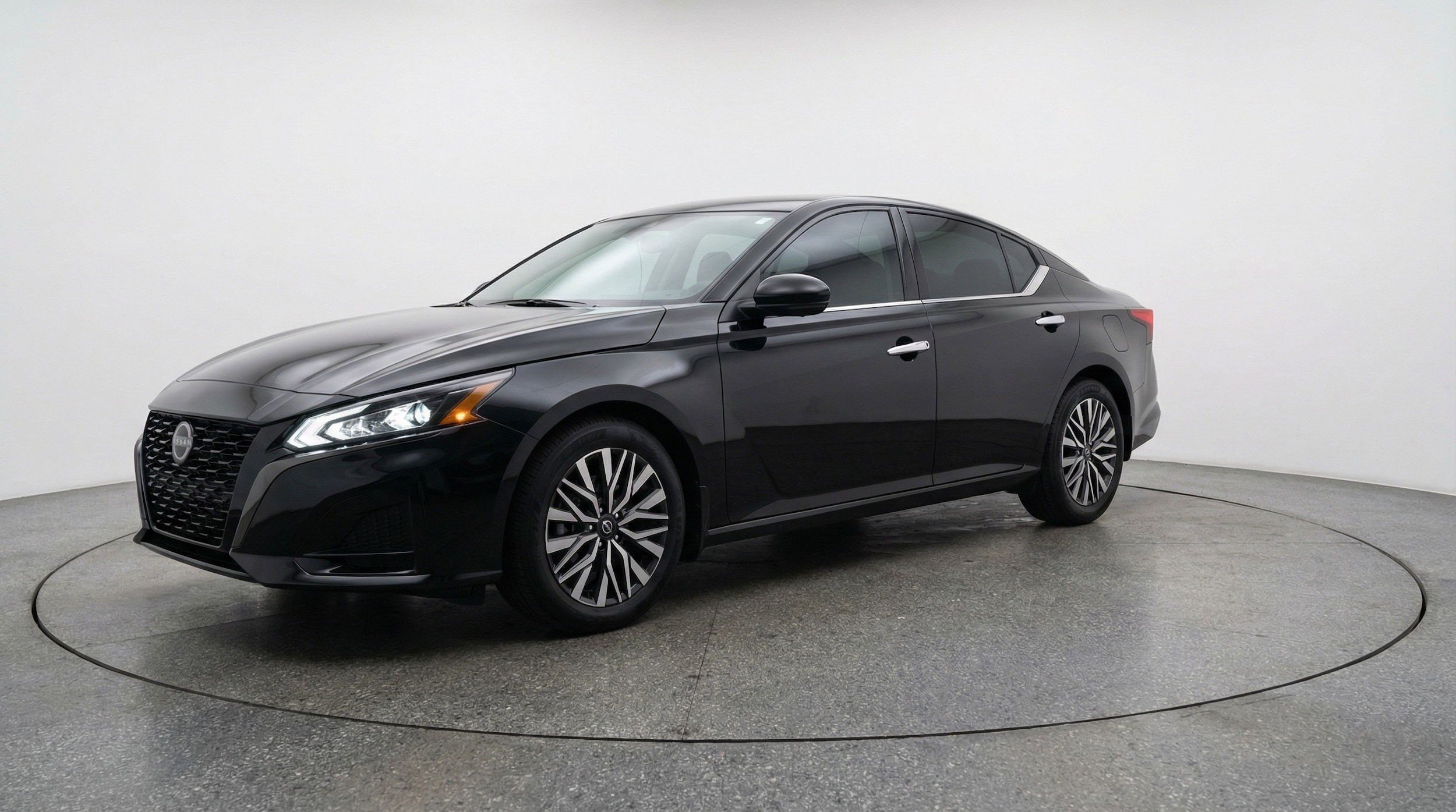 Thumbnail: 2025 Nissan Altima - 3