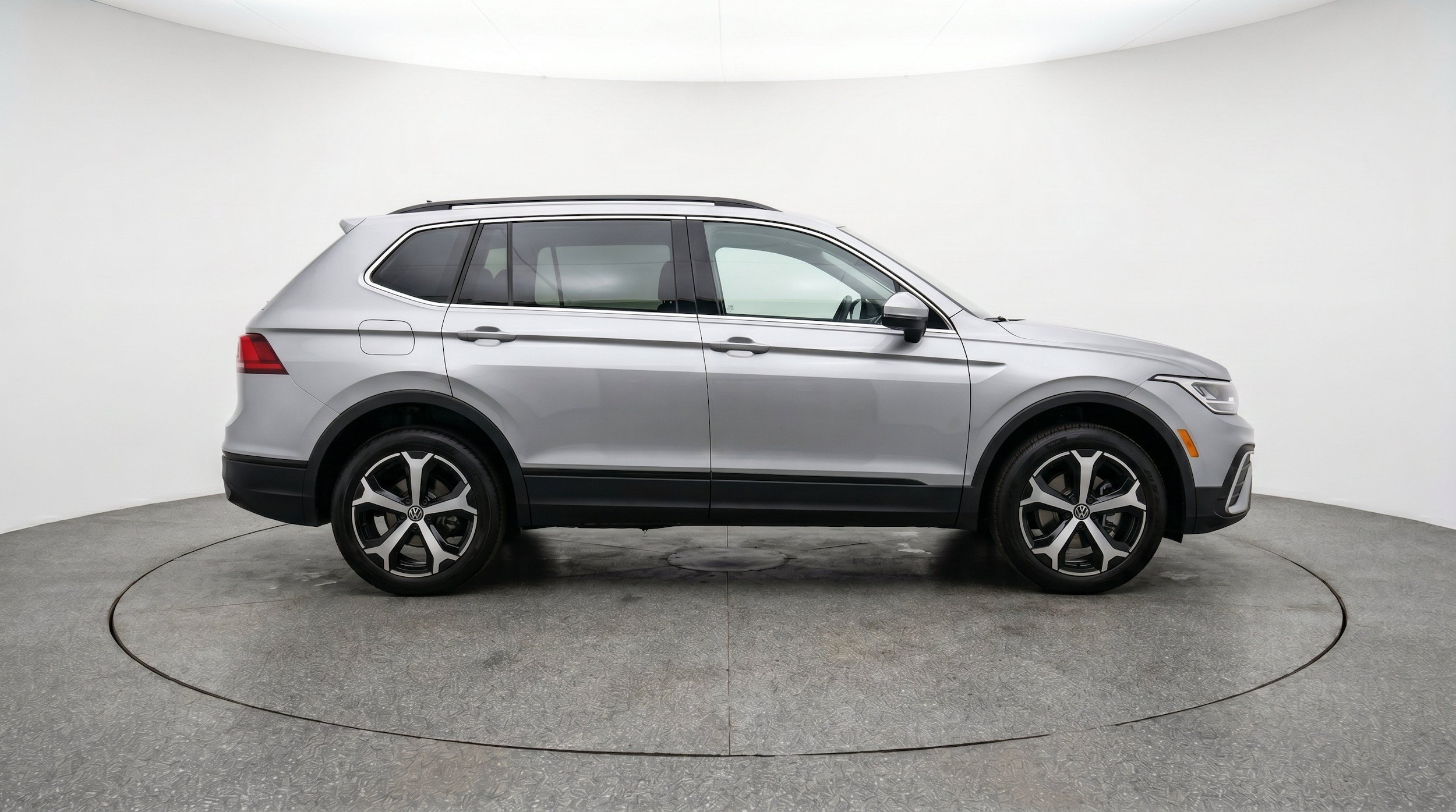 Thumbnail: 2026 Volkswagen Tiguan - 11