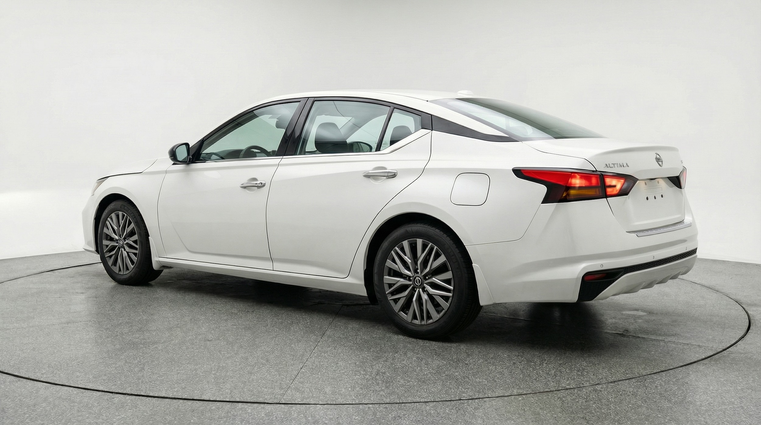 Thumbnail: 2025 Nissan Altima - 5