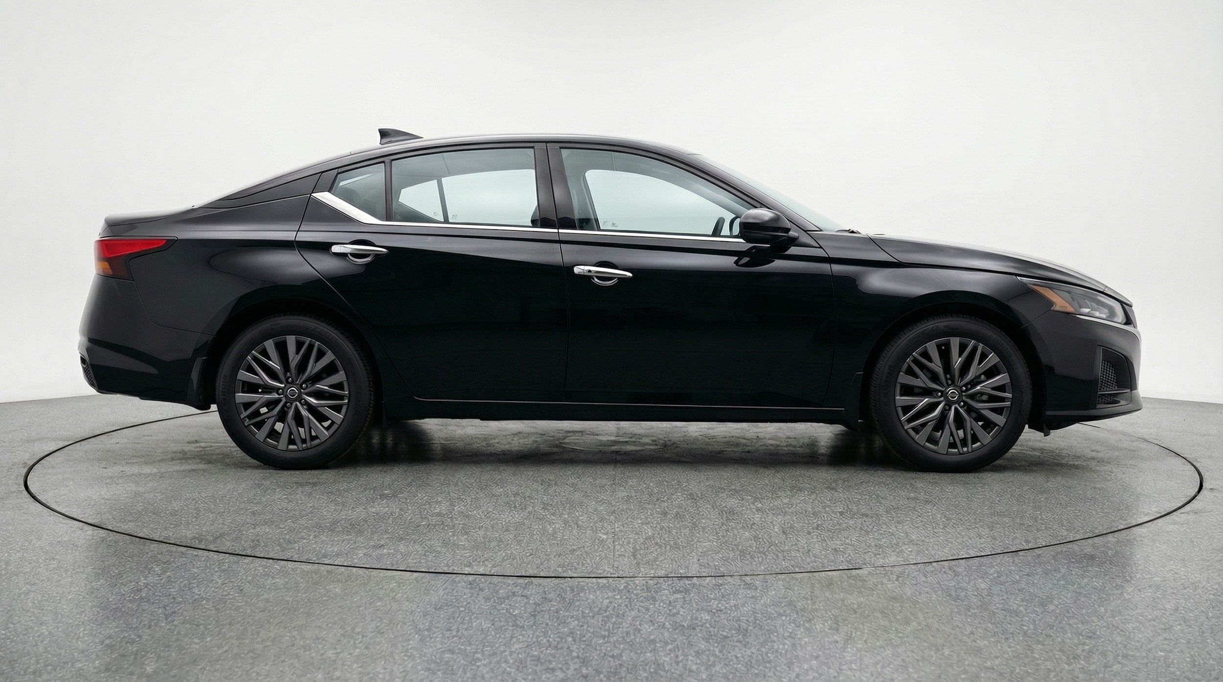 Thumbnail: 2025 Nissan Altima - 8