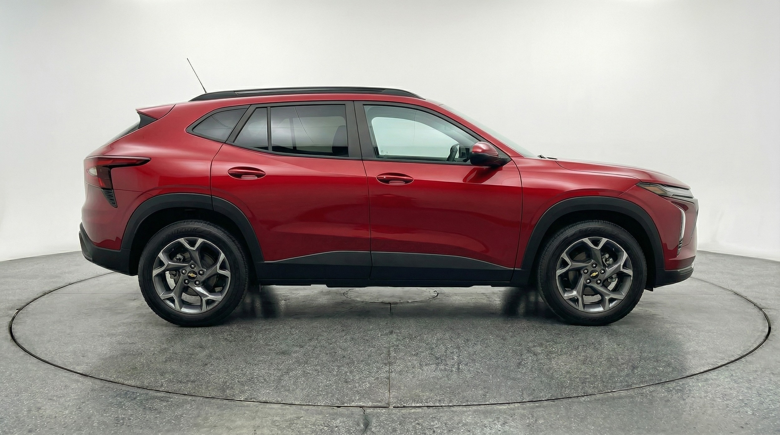 Thumbnail: 2025 Chevrolet Trax - 8