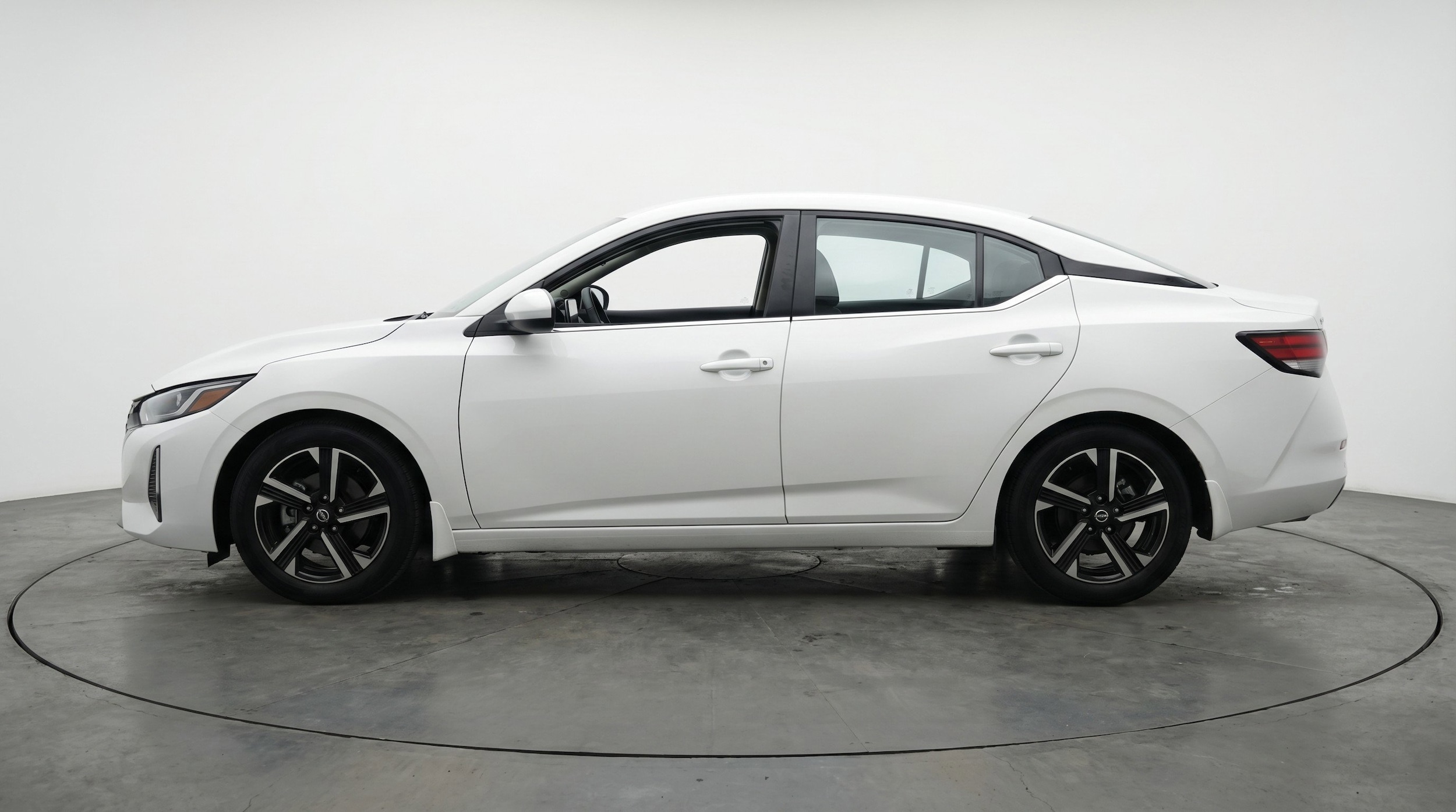 Thumbnail: 2025 Nissan Sentra - 5