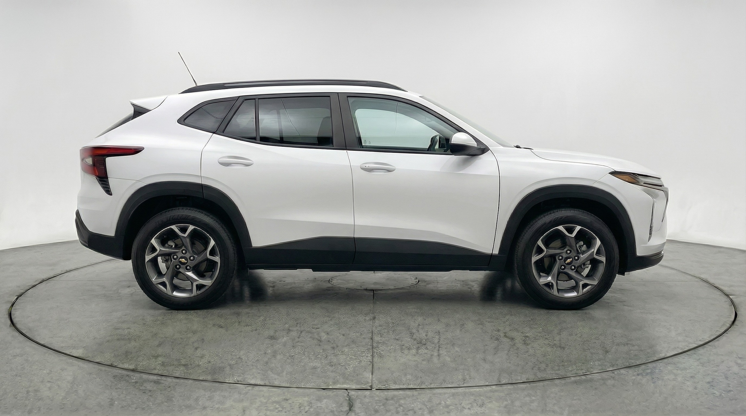 Thumbnail: 2025 Chevrolet Trax - 8