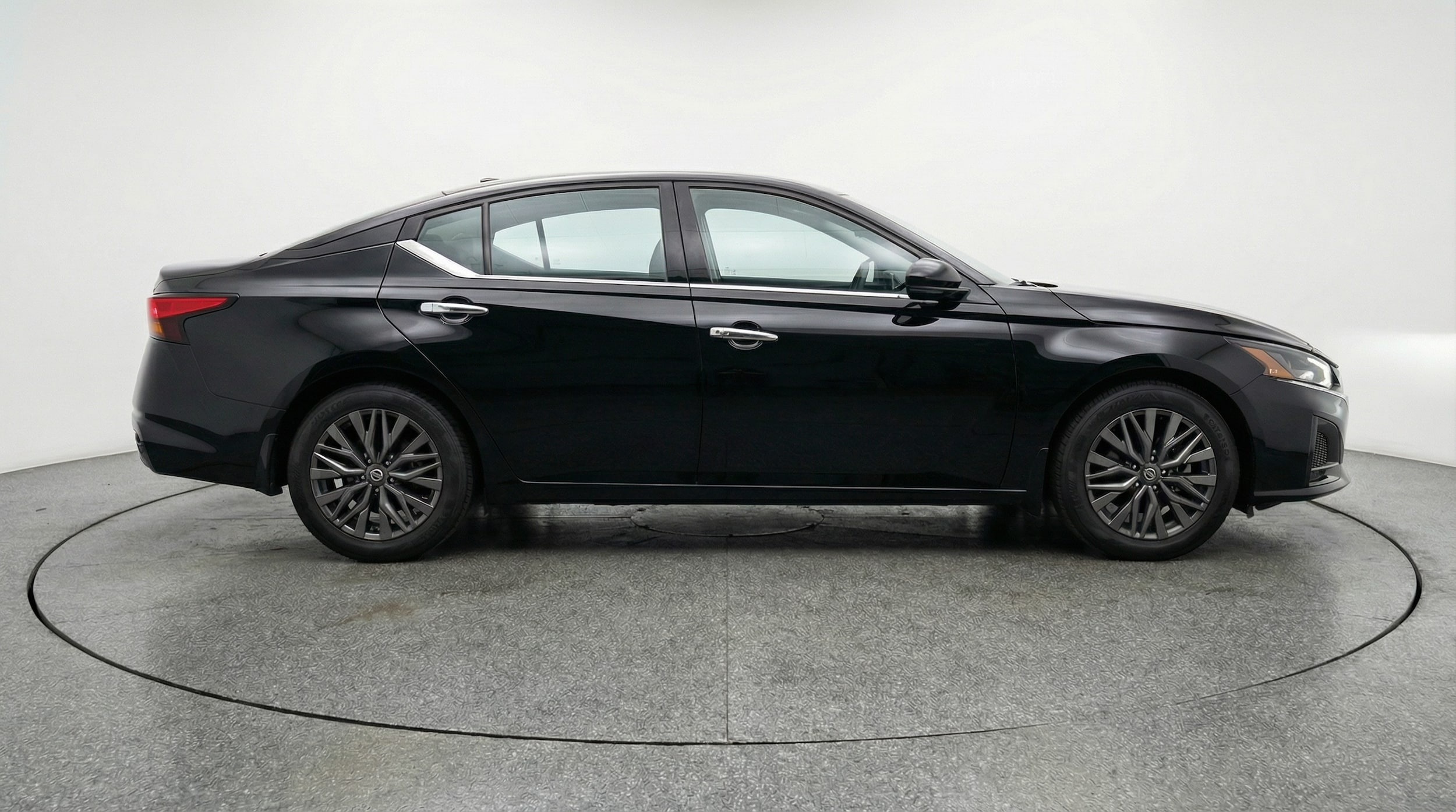 Thumbnail: 2025 Nissan Altima - 8