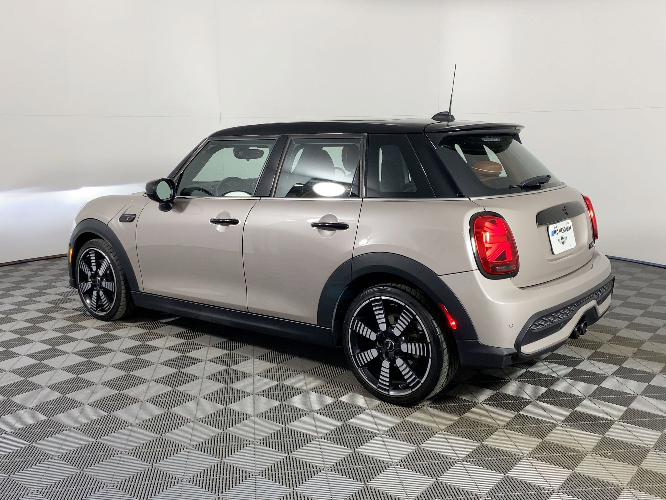 2023 Mini Cooper 4 Door Hardtop S photo 3
