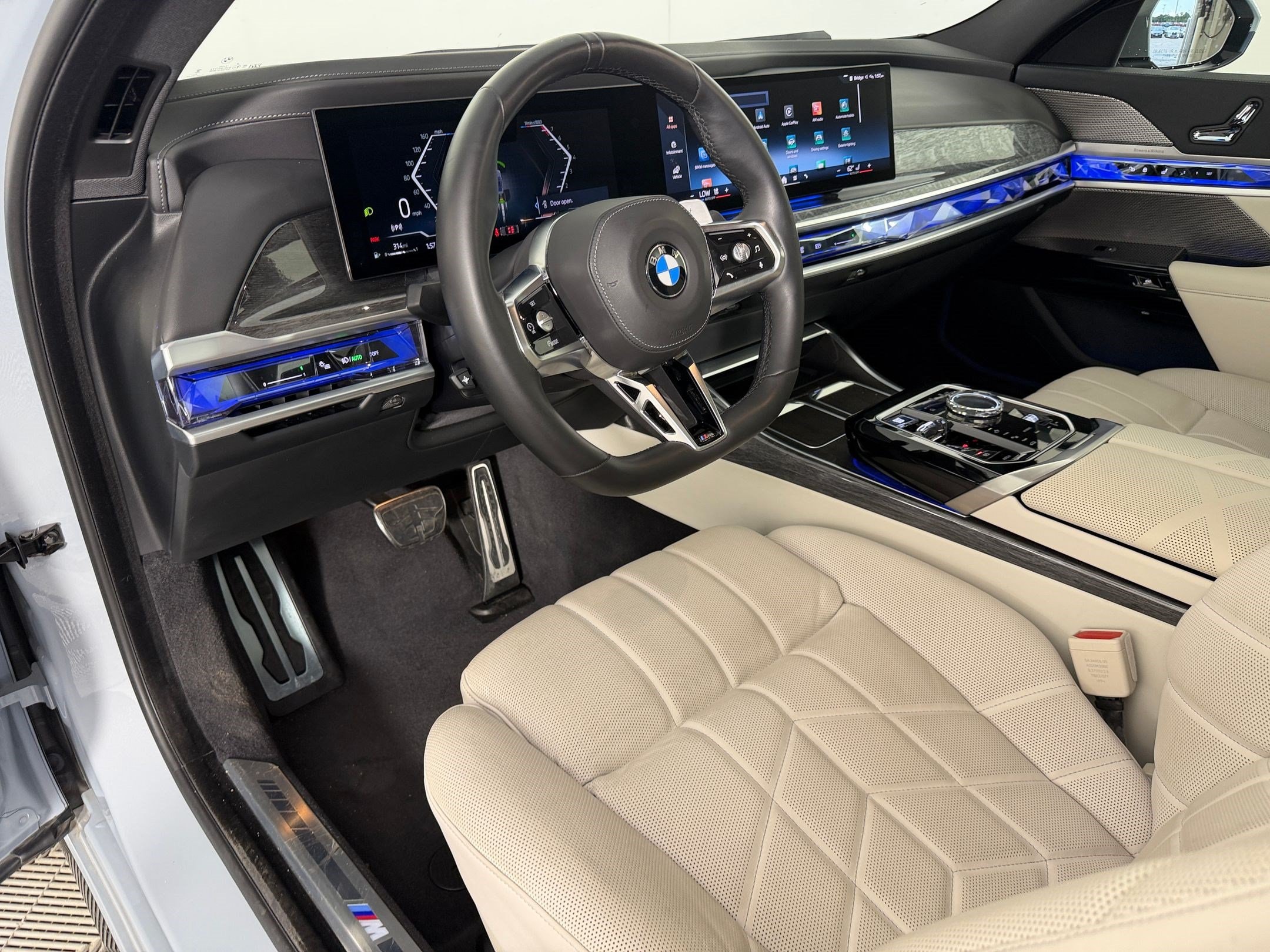 740i XDrive Sedan