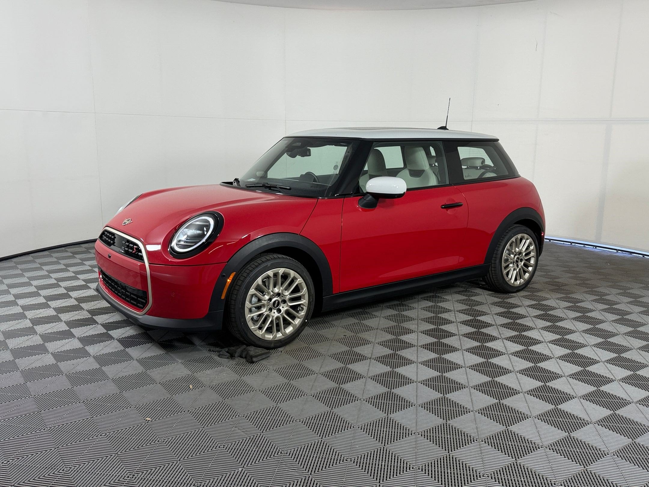2026 MINI Hardtop Cooper S's photo
