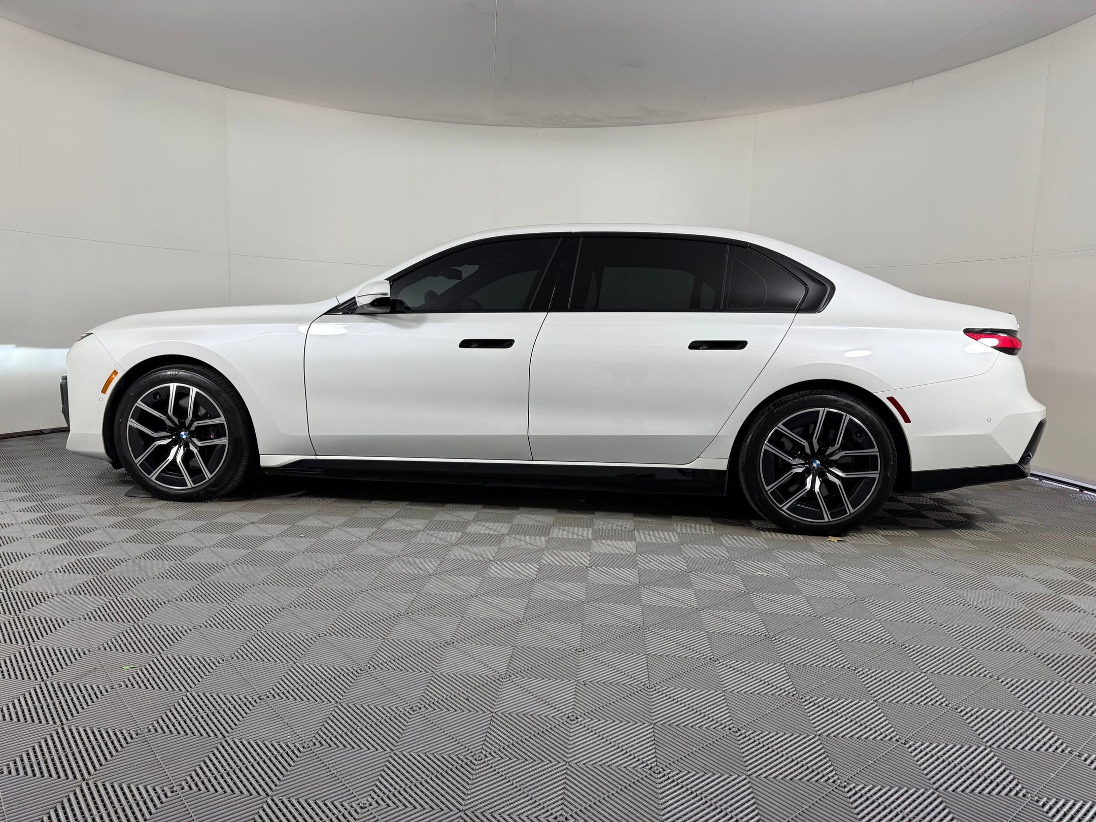 Used 2023 BMW i7 Base with VIN WBY53EJ08PCN66200 for sale in Houston, TX
