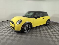 2025 MINI Hardtop 2 Door Iconic Hatchback