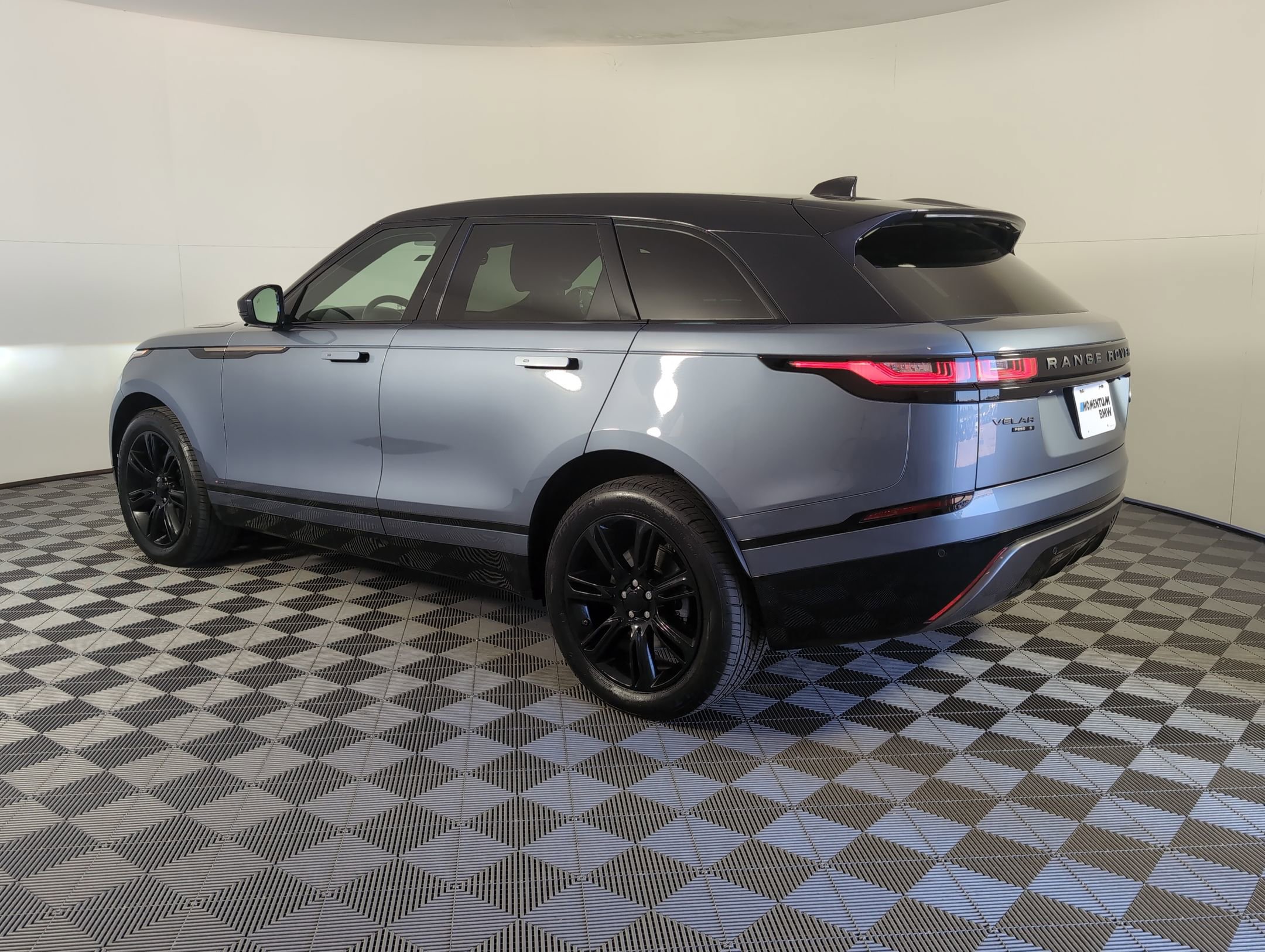 2020 Land Rover Range Rover Velar P250 R-Dynamic S photo 3