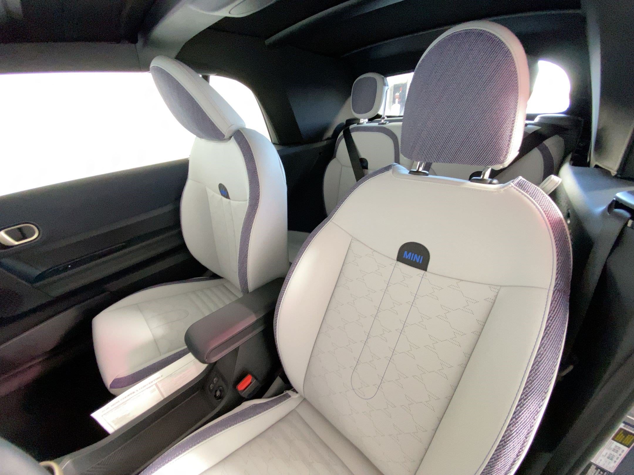 2026 MINI Convertible S - Photo 18