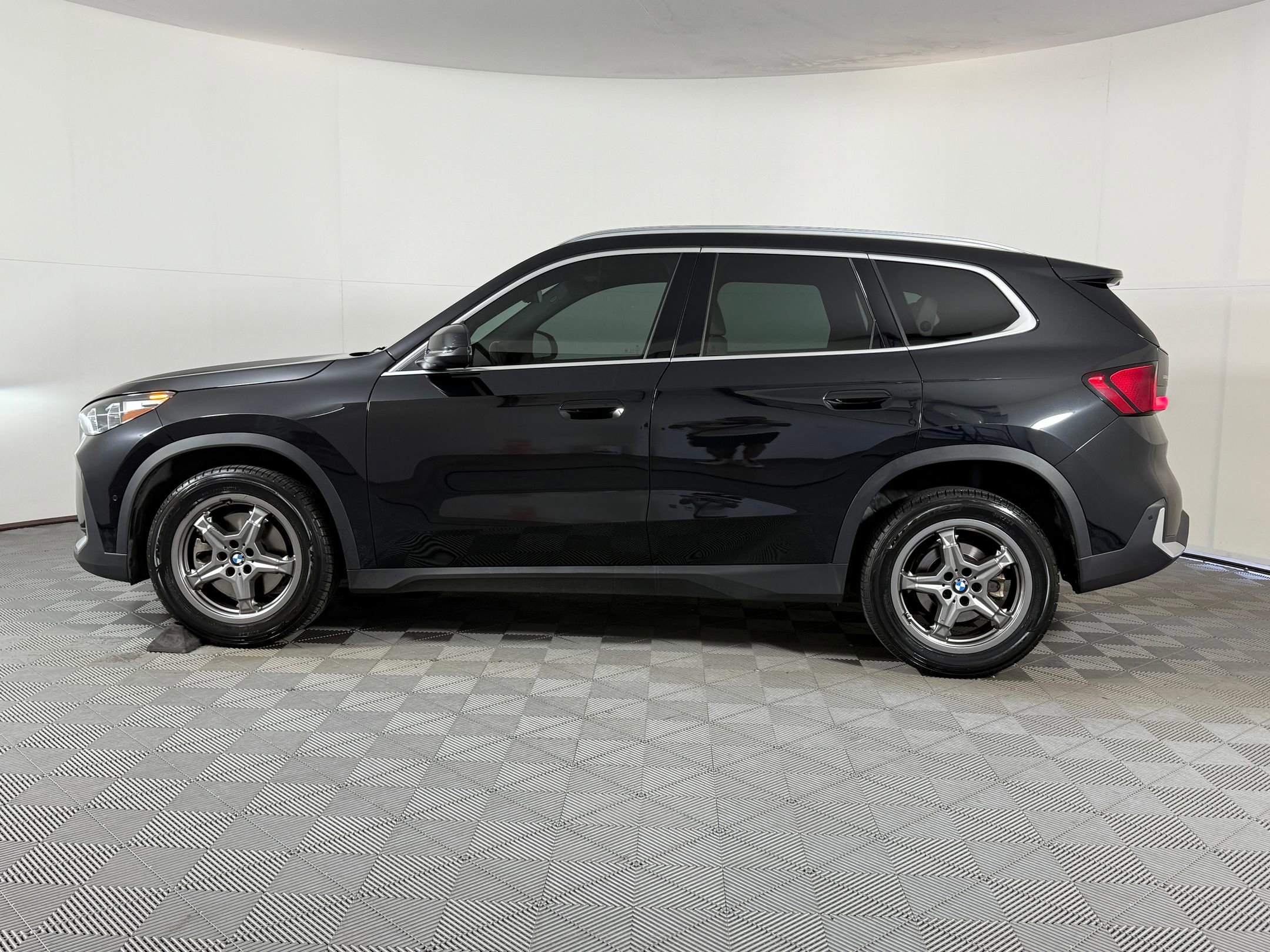 2023 Bmw X1 XDrive28i photo 2
