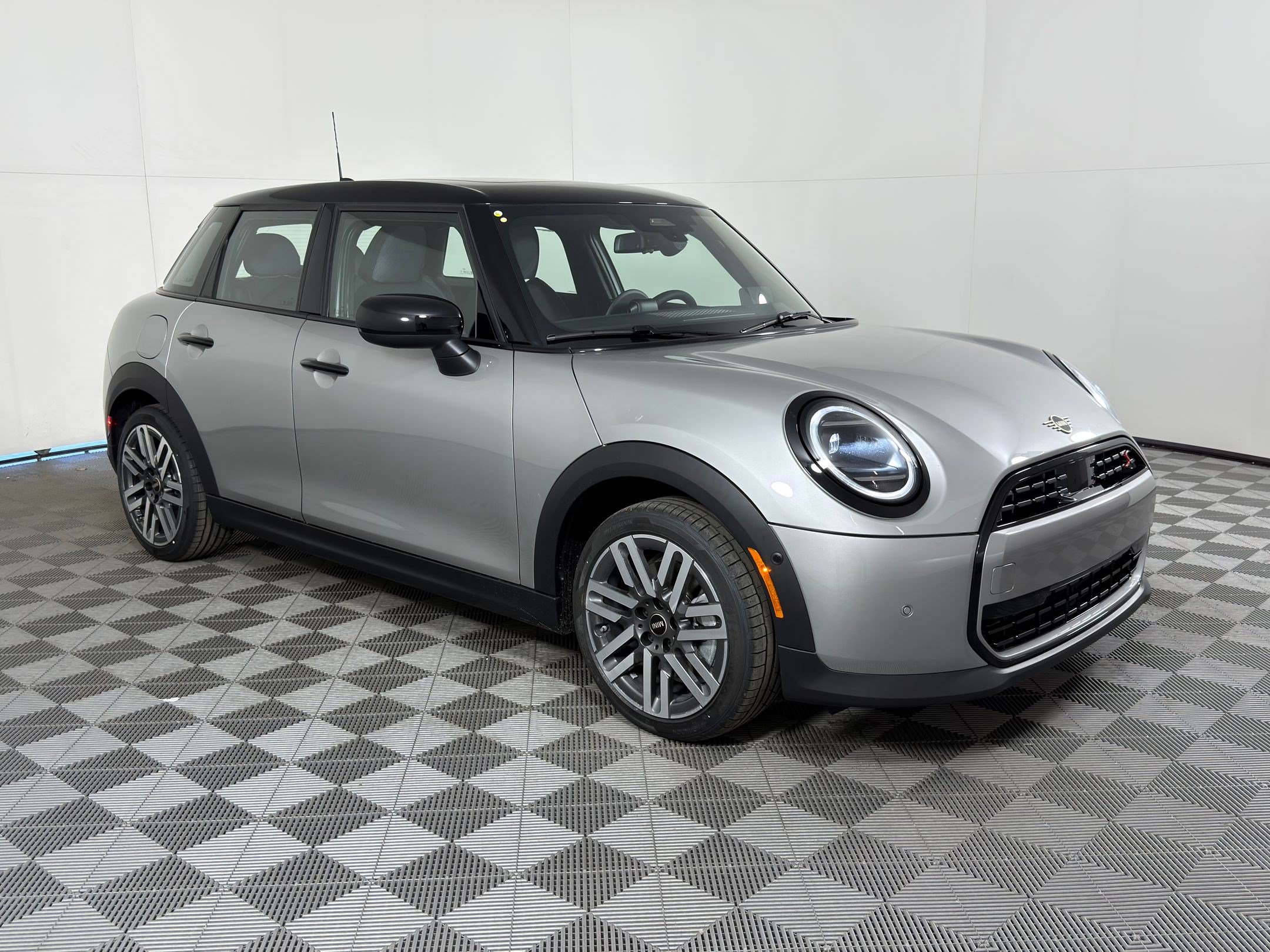 2026 MINI Hardtop 4 Door S - Photo 6
