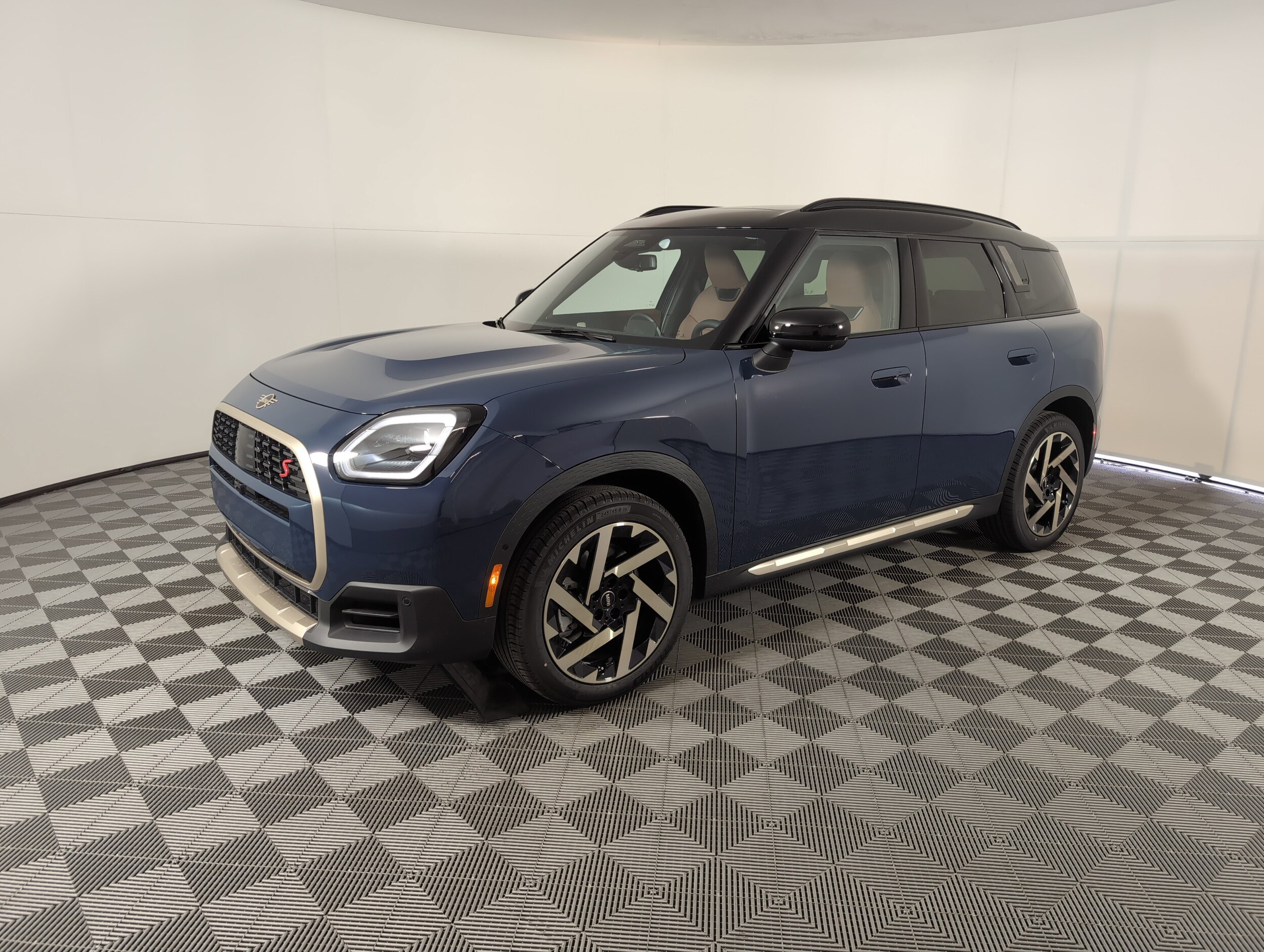 2025 Mini Countryman S ALL4 Iconic photo 3