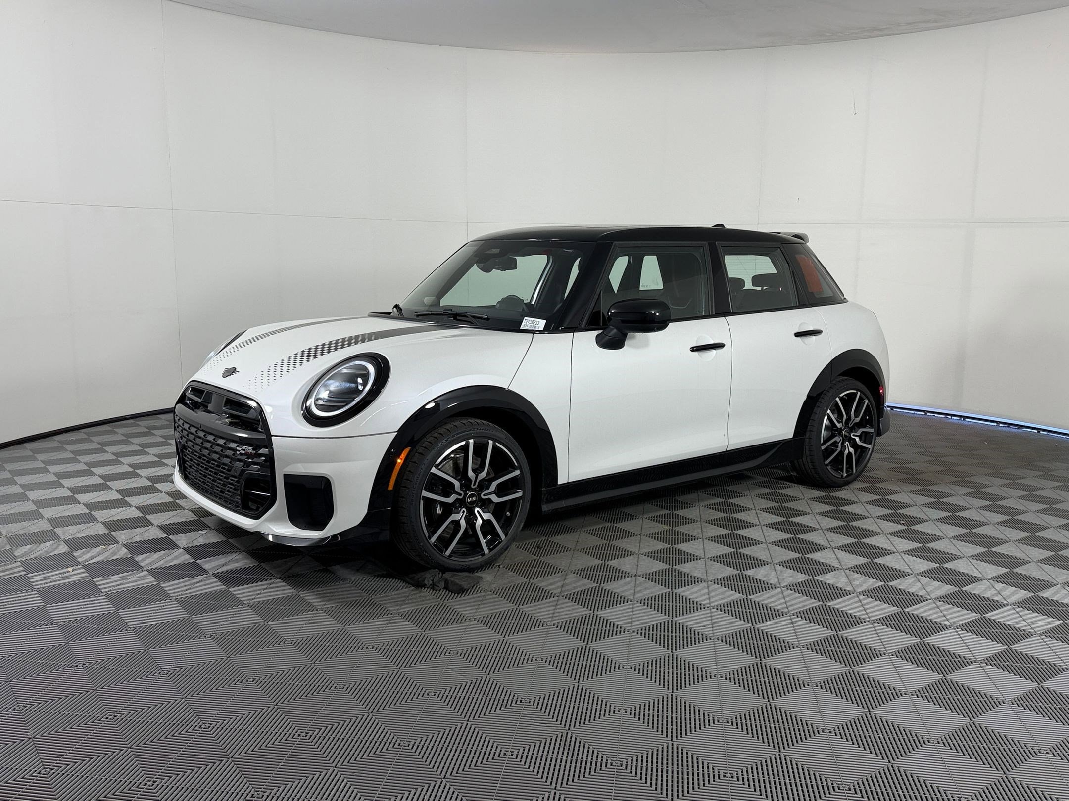 2026 MINI Hardtop Cooper S's photo