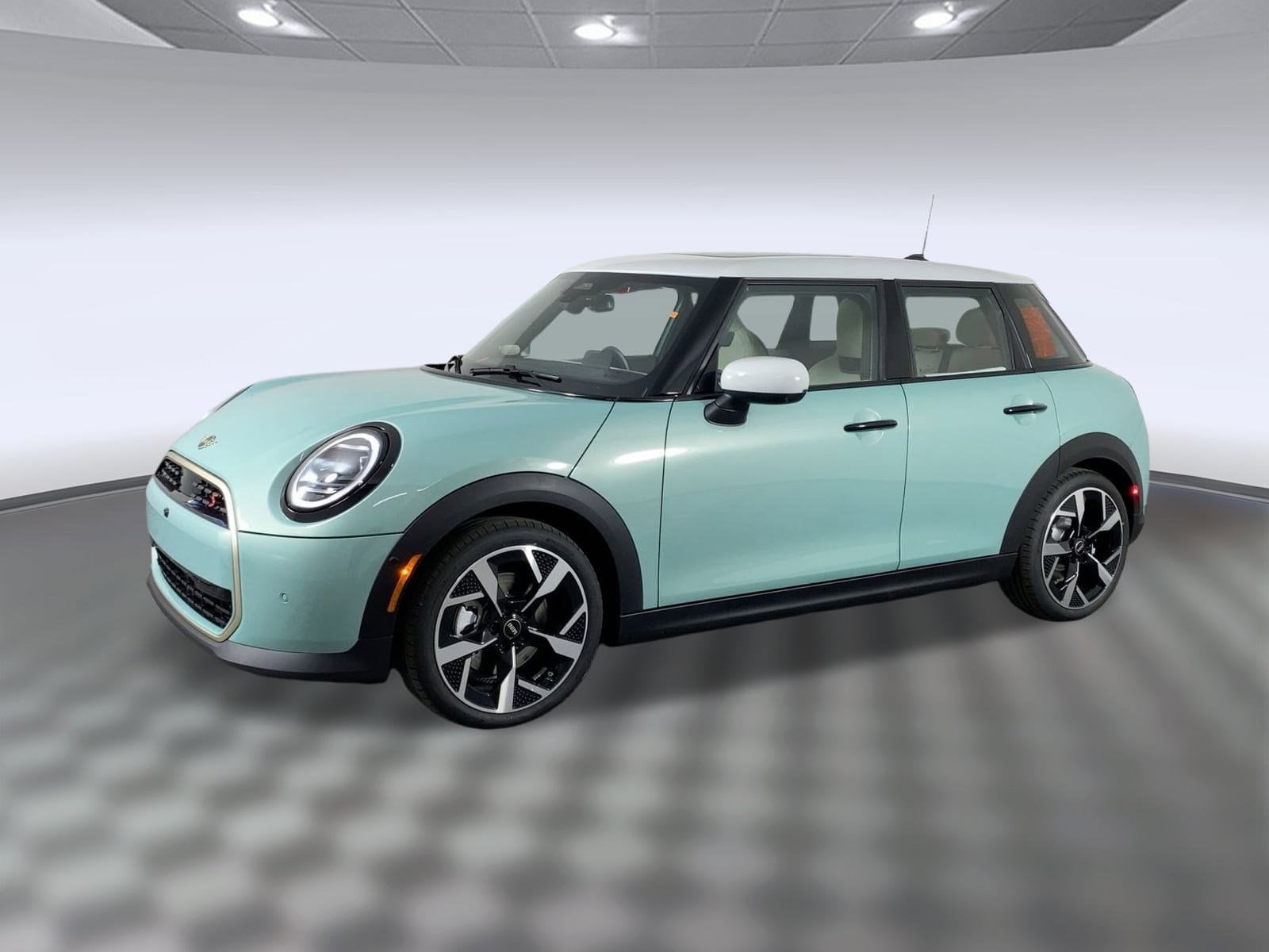 2026 MINI Hardtop 4 Door S's photo