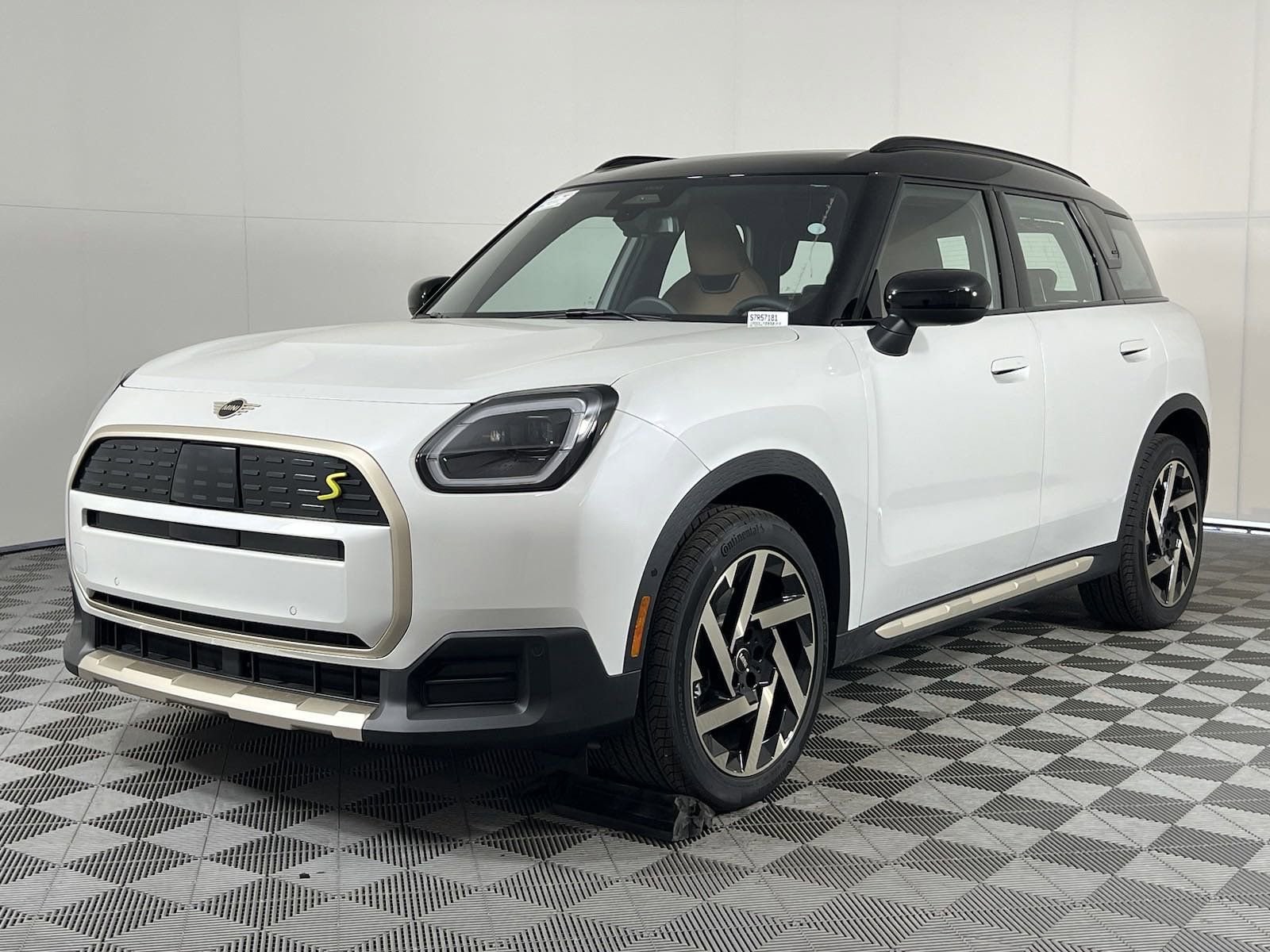 2025 MINI Countryman Signature Plus
