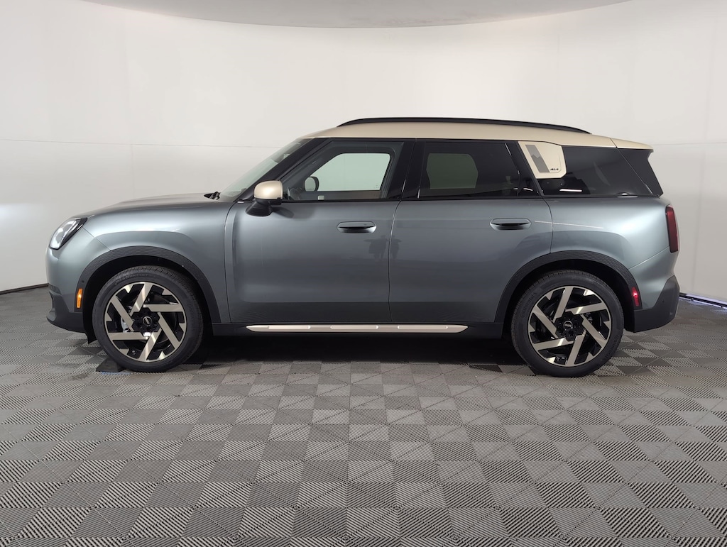 New 2025 MINI Countryman Iconic SUV