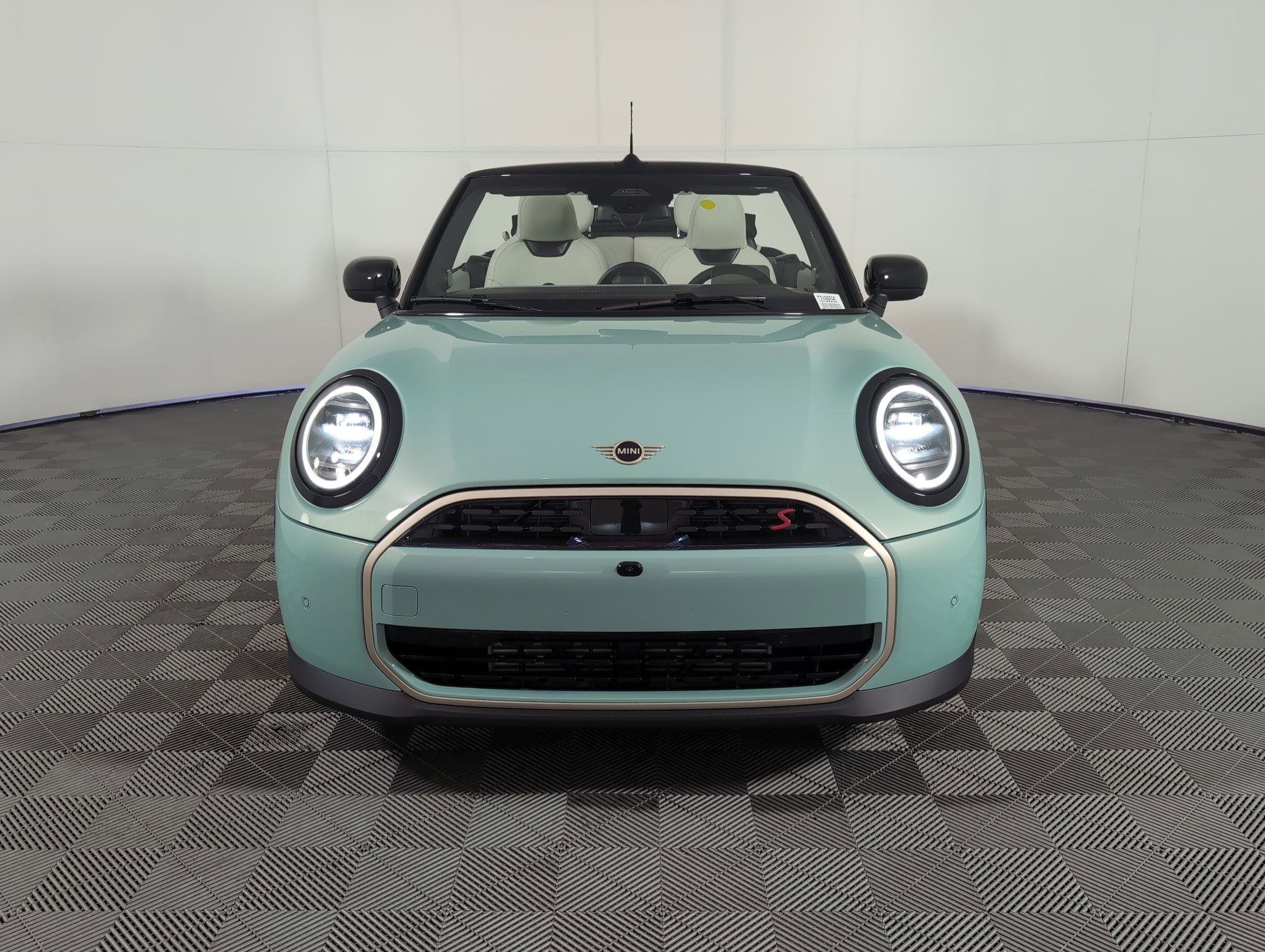 2026 Mini Cooper Convertible Iconic photo 4