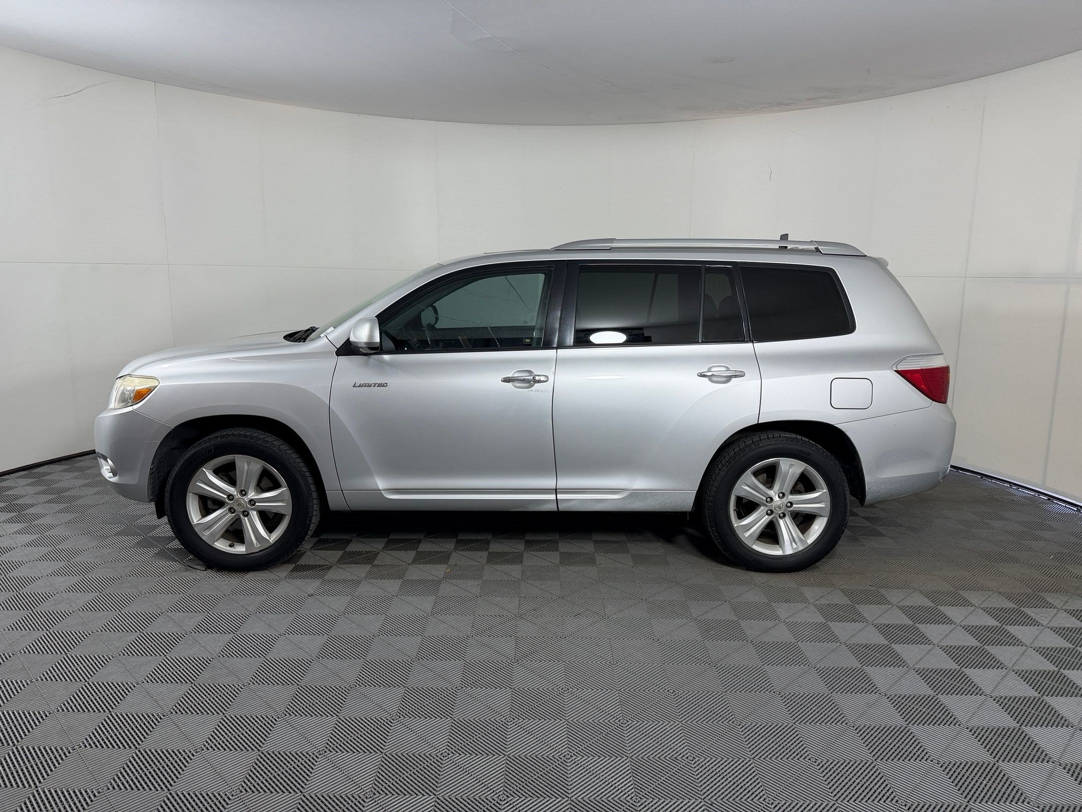 Used 2010 Toyota Highlander Limited with VIN 5TDYK3EH9AS018413 for sale in Houston, TX
