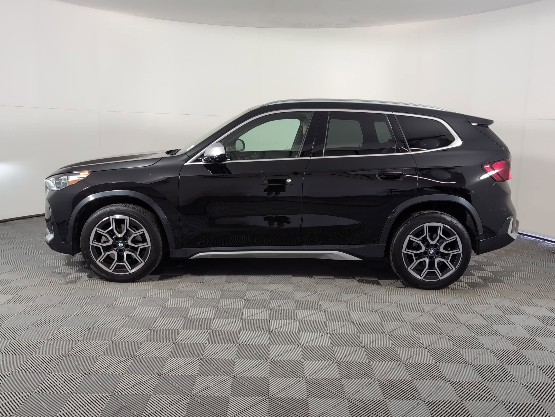2023 Bmw X1 XDrive28i photo 2