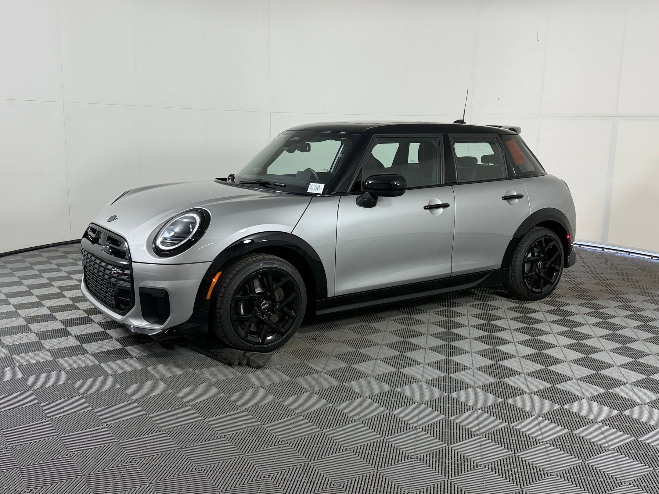 2026 MINI Hardtop Cooper S's photo