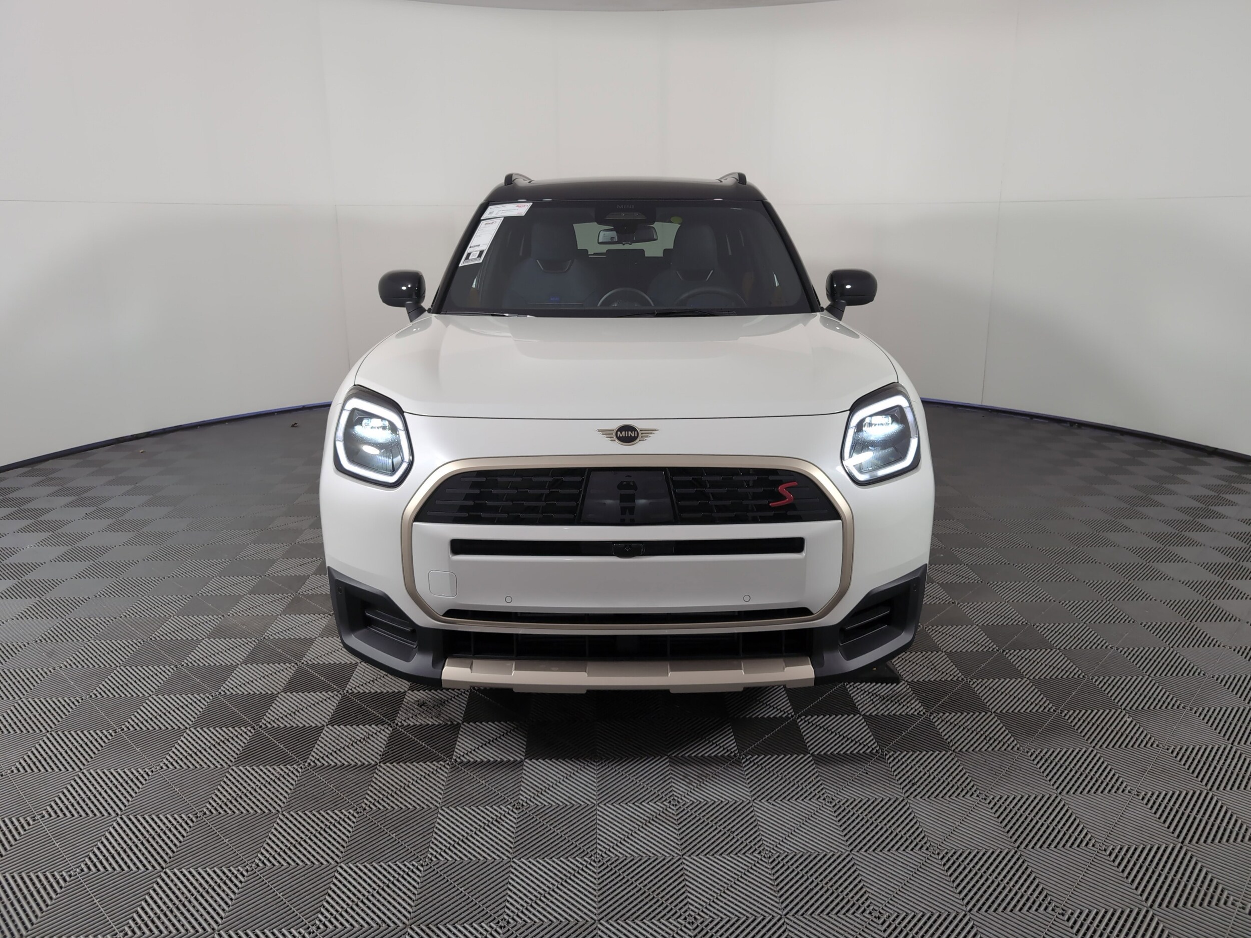 2025 Mini Countryman Iconic photo 2